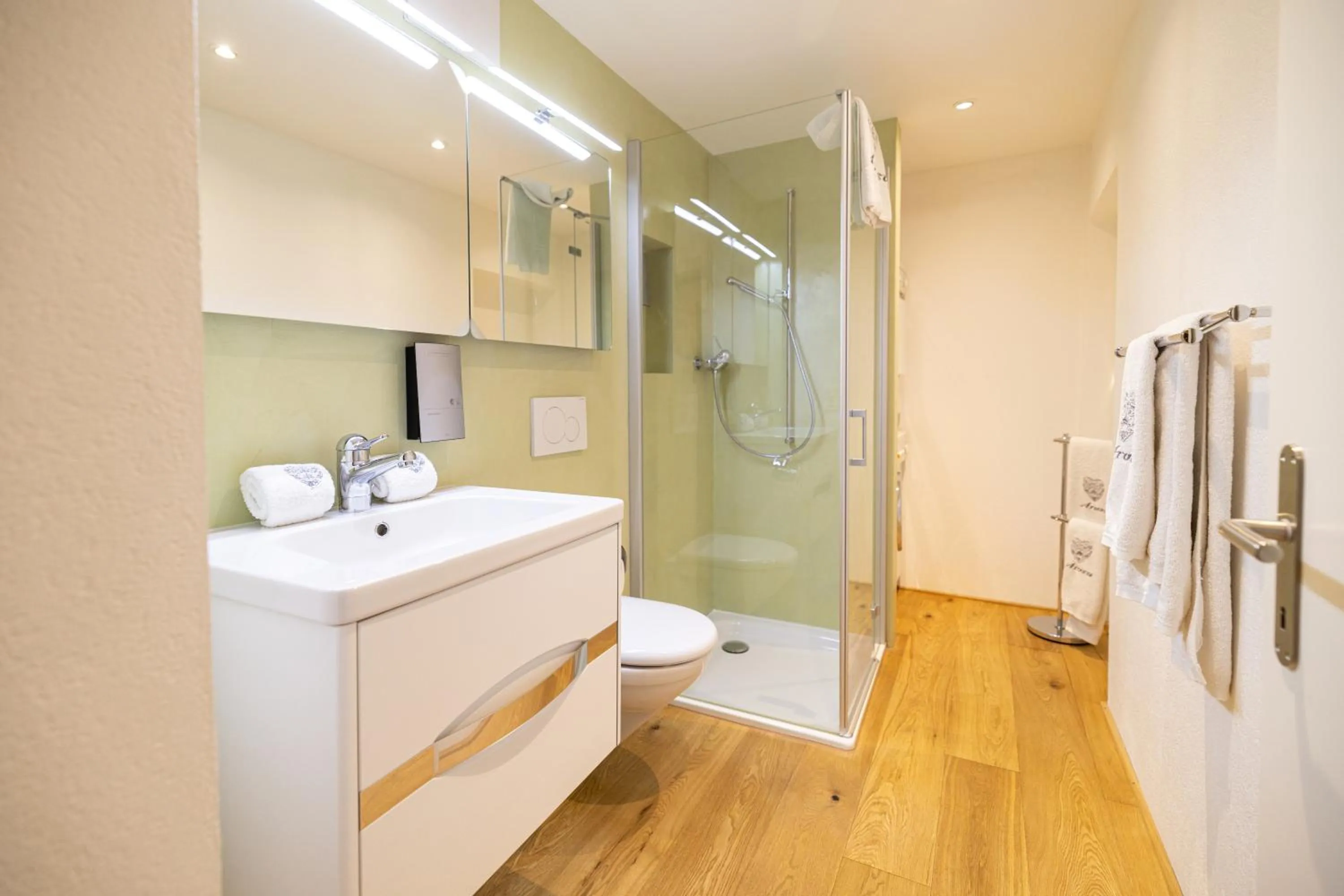 Toilet in Home Hotel Arosa