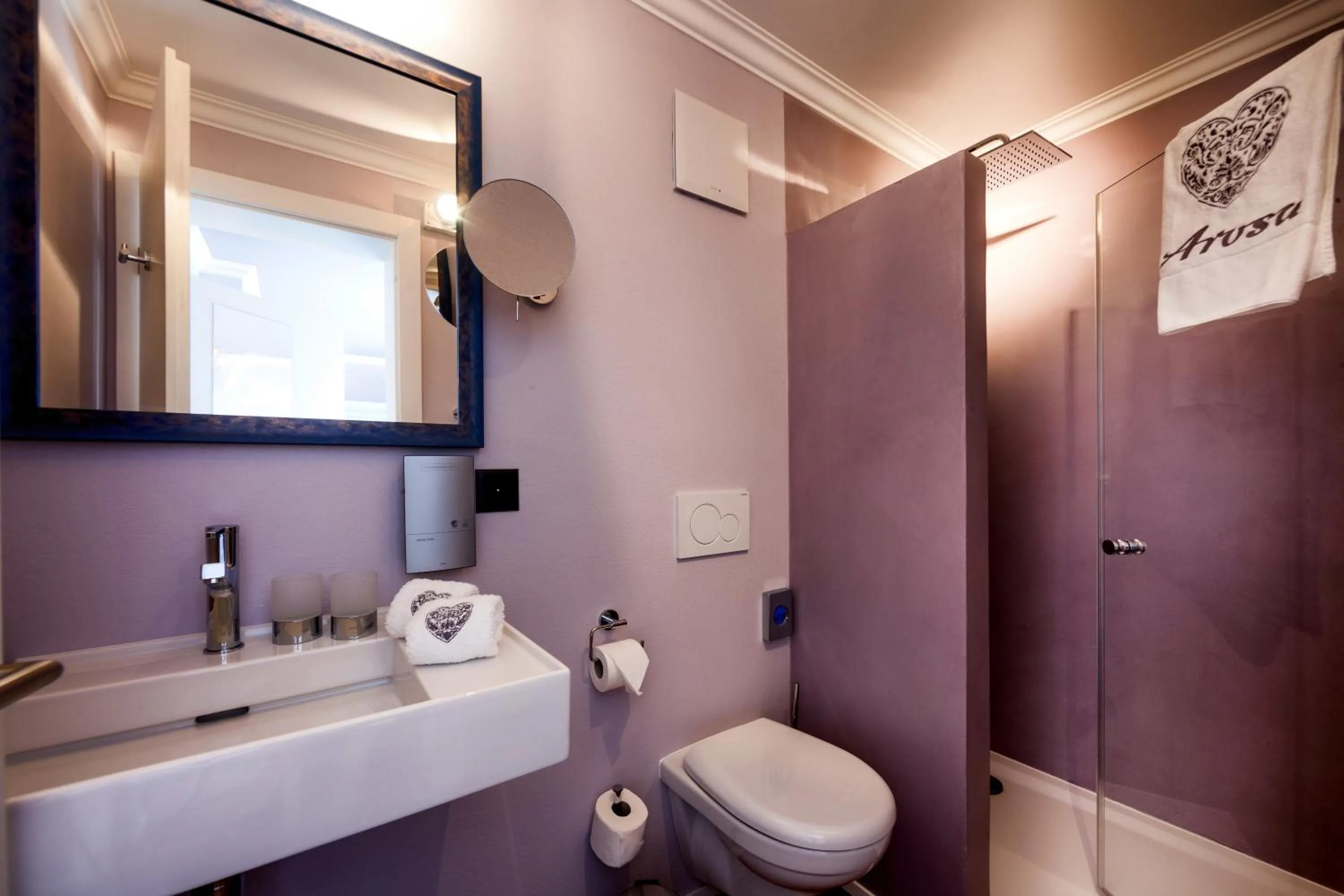 Bathroom in Home Hotel Arosa