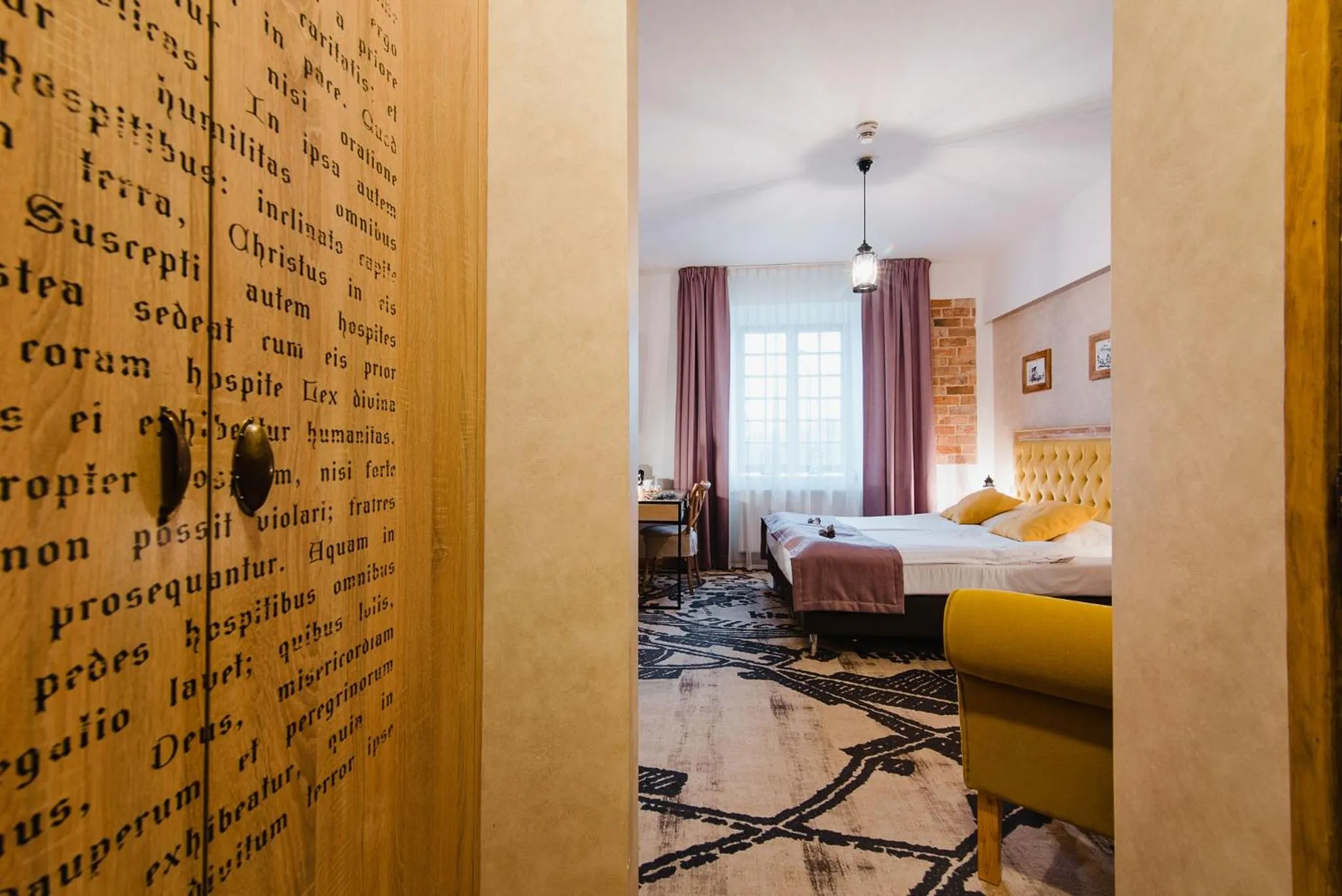 Bed in Hotel Podklasztorze