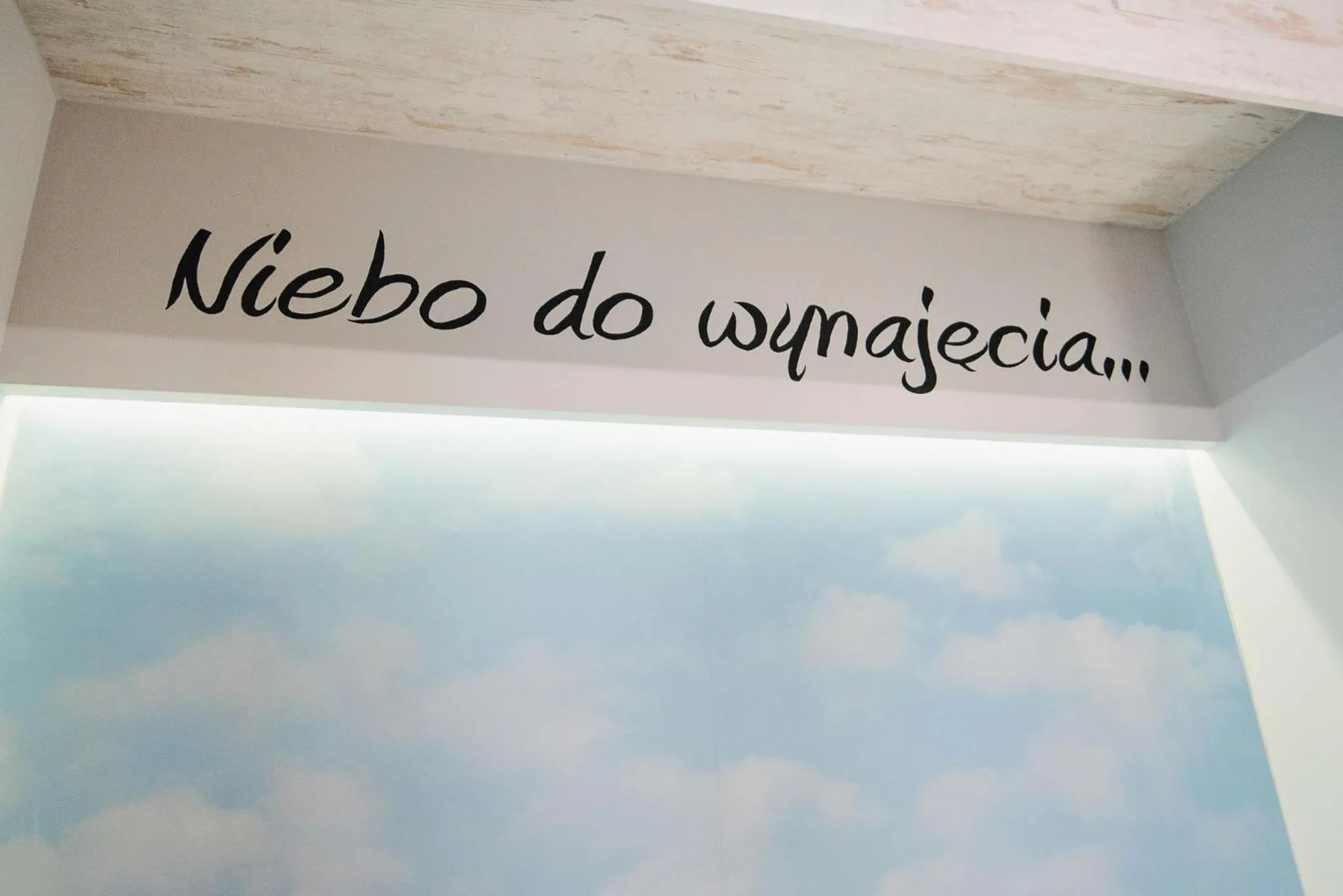 Text overlay in Hotel Podklasztorze