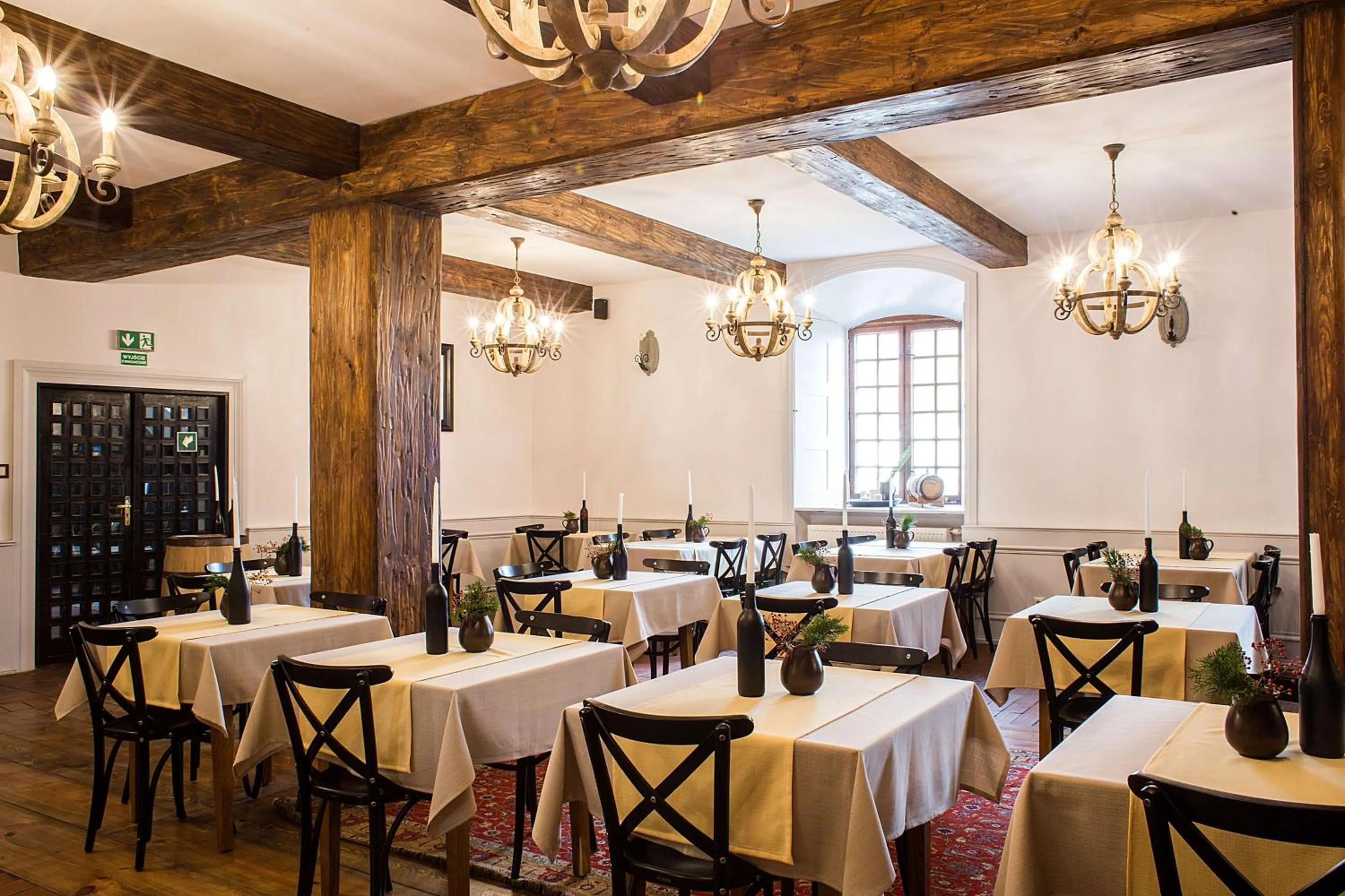 Restaurant/places to eat in Hotel Podklasztorze