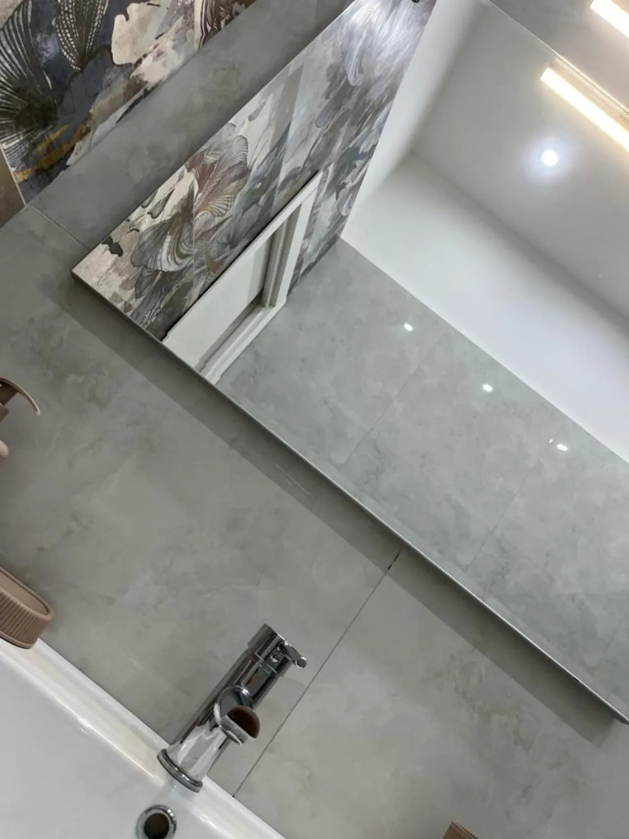 Bathroom in Royal Flower