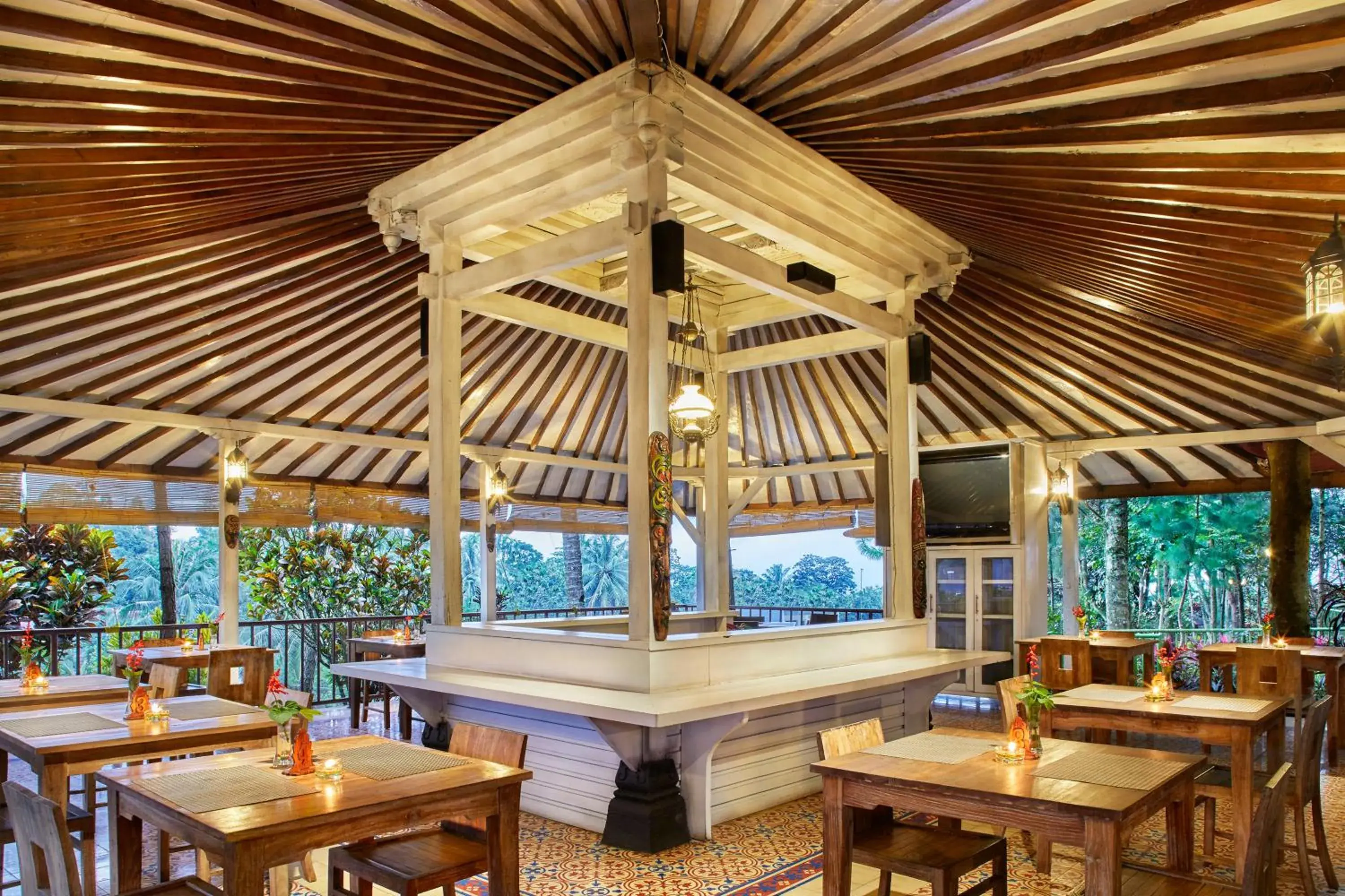 Restaurant/places to eat in Jambuluwuk Convention Hall & Resort Puncak Restaurant/places to eat in Jambuluwuk Convention Hall & Resort Puncak