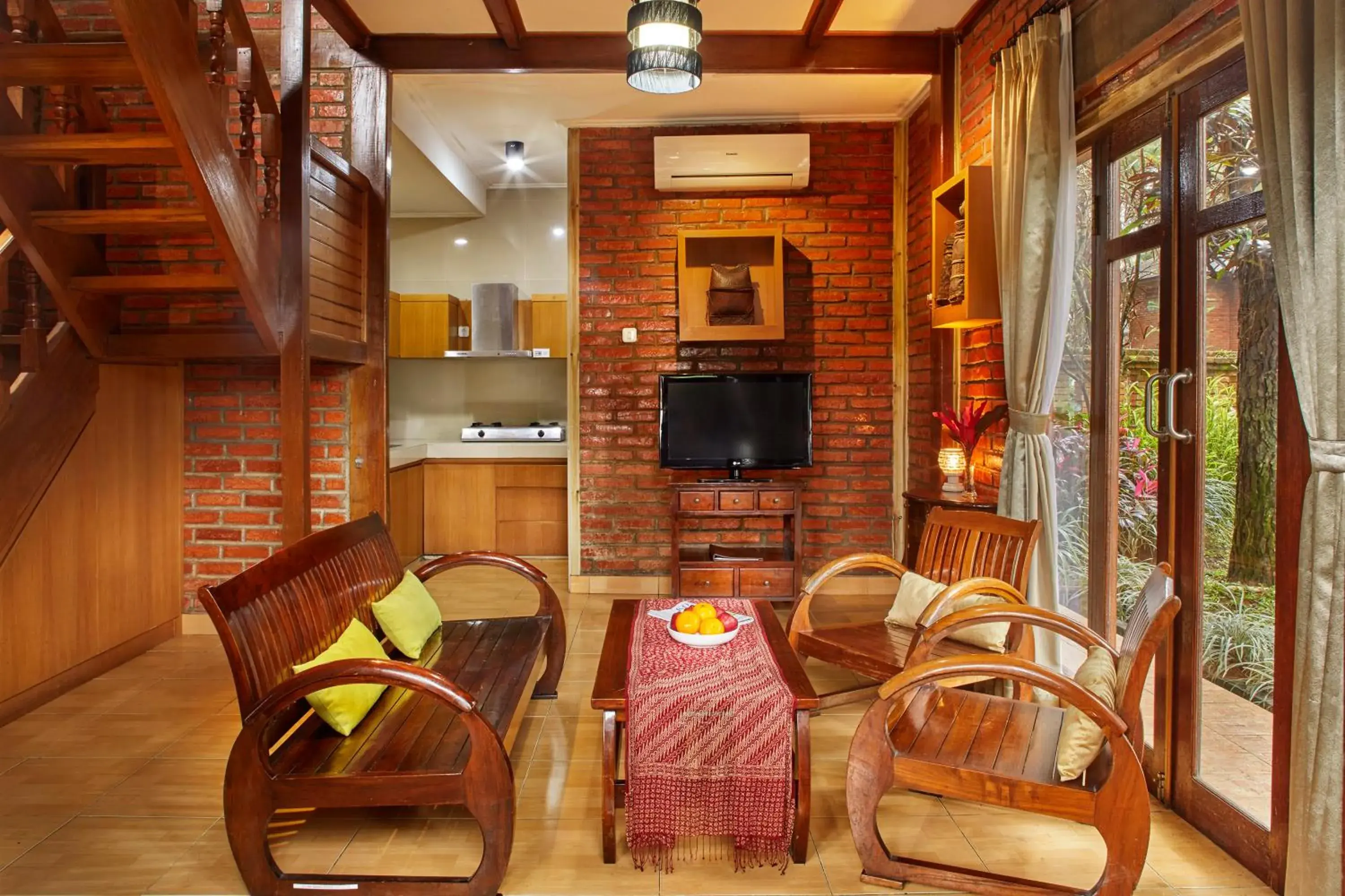 Living room in Jambuluwuk Convention Hall & Resort Puncak Living room in Jambuluwuk Convention Hall & Resort Puncak