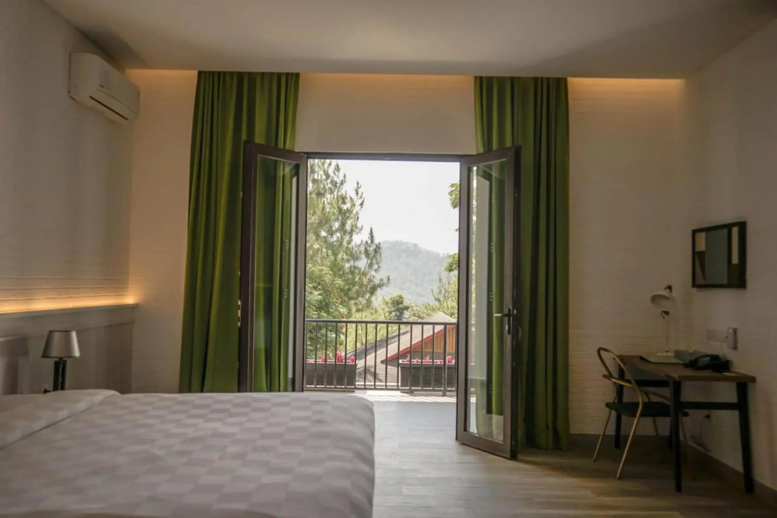 Bedroom, Bed in Jambuluwuk Convention Hall & Resort Batu Bedroom, Bed in Jambuluwuk Convention Hall & Resort Batu