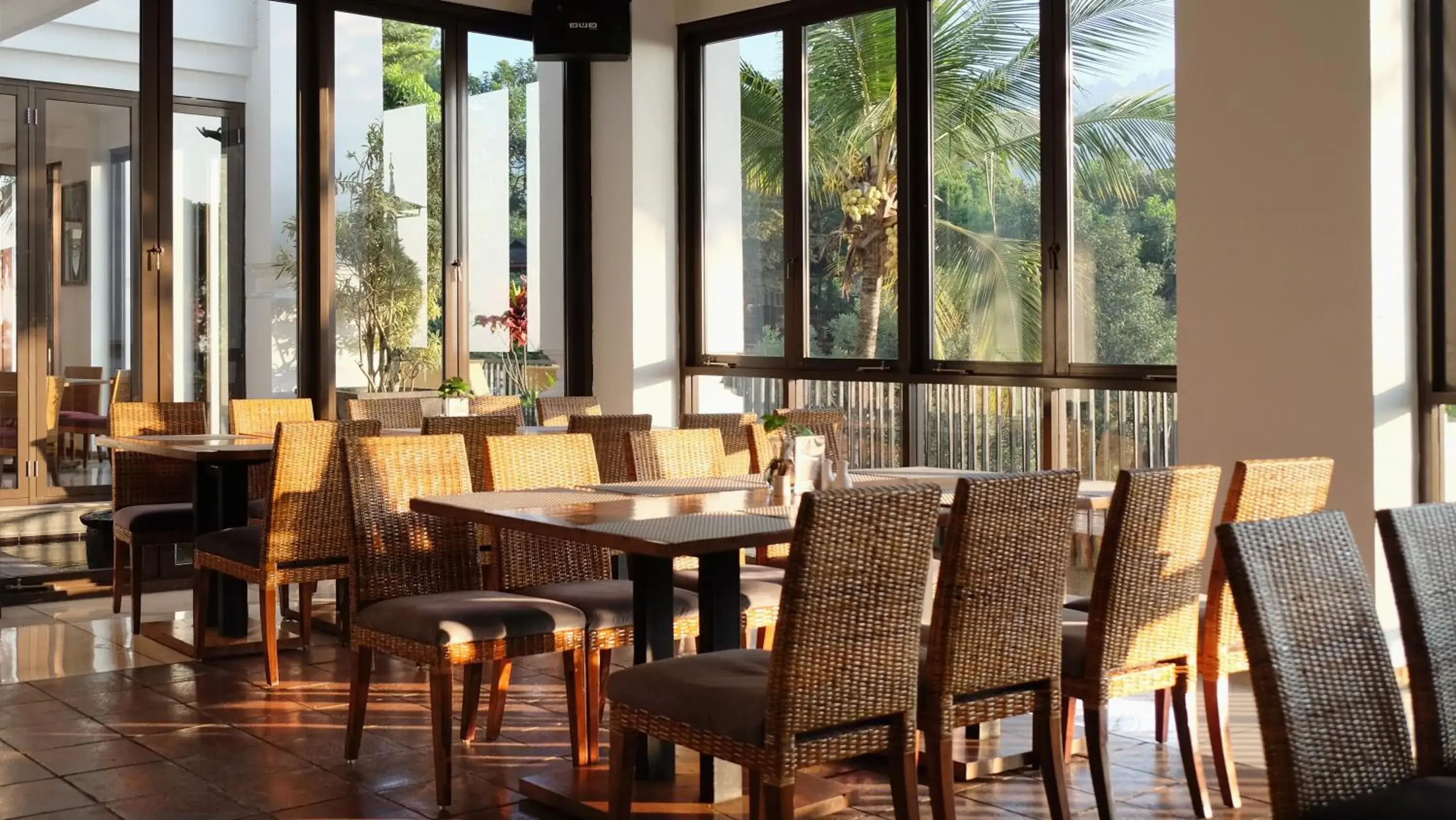 Restaurant/places to eat in Jambuluwuk Convention Hall & Resort Batu Restaurant/places to eat in Jambuluwuk Convention Hall & Resort Batu