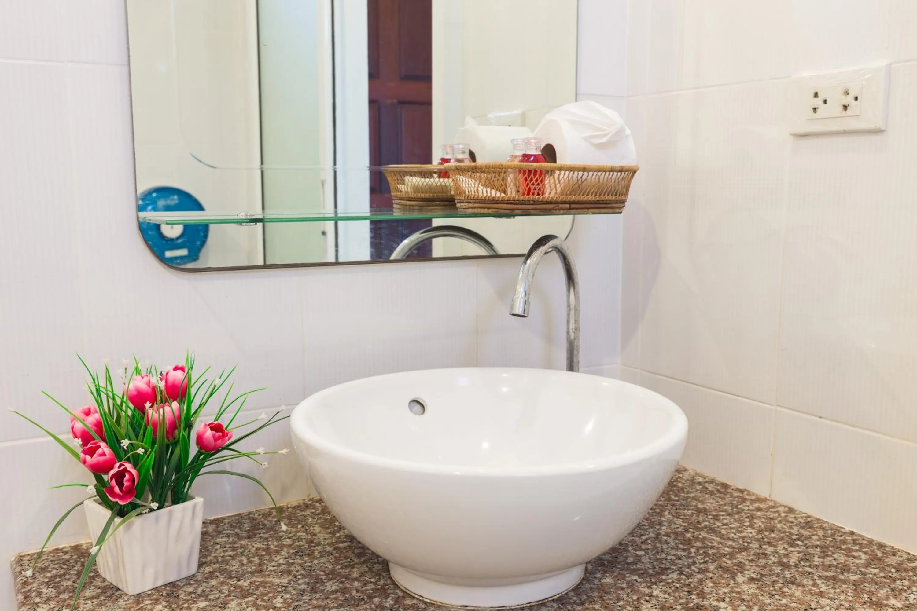 Bathroom in Kasemsuk Hotel Karon