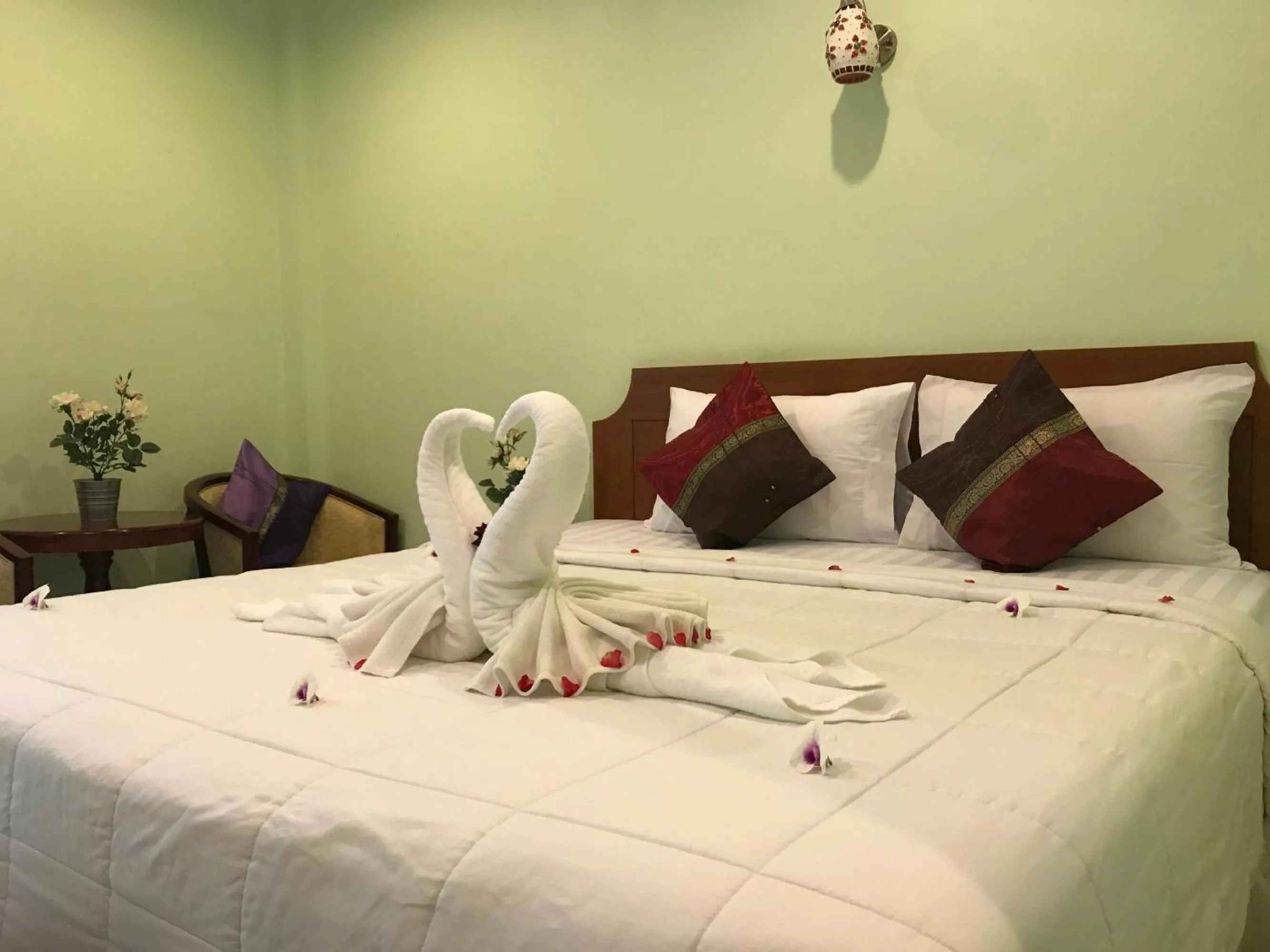 Bedroom, Bed in Kasemsuk Hotel Karon