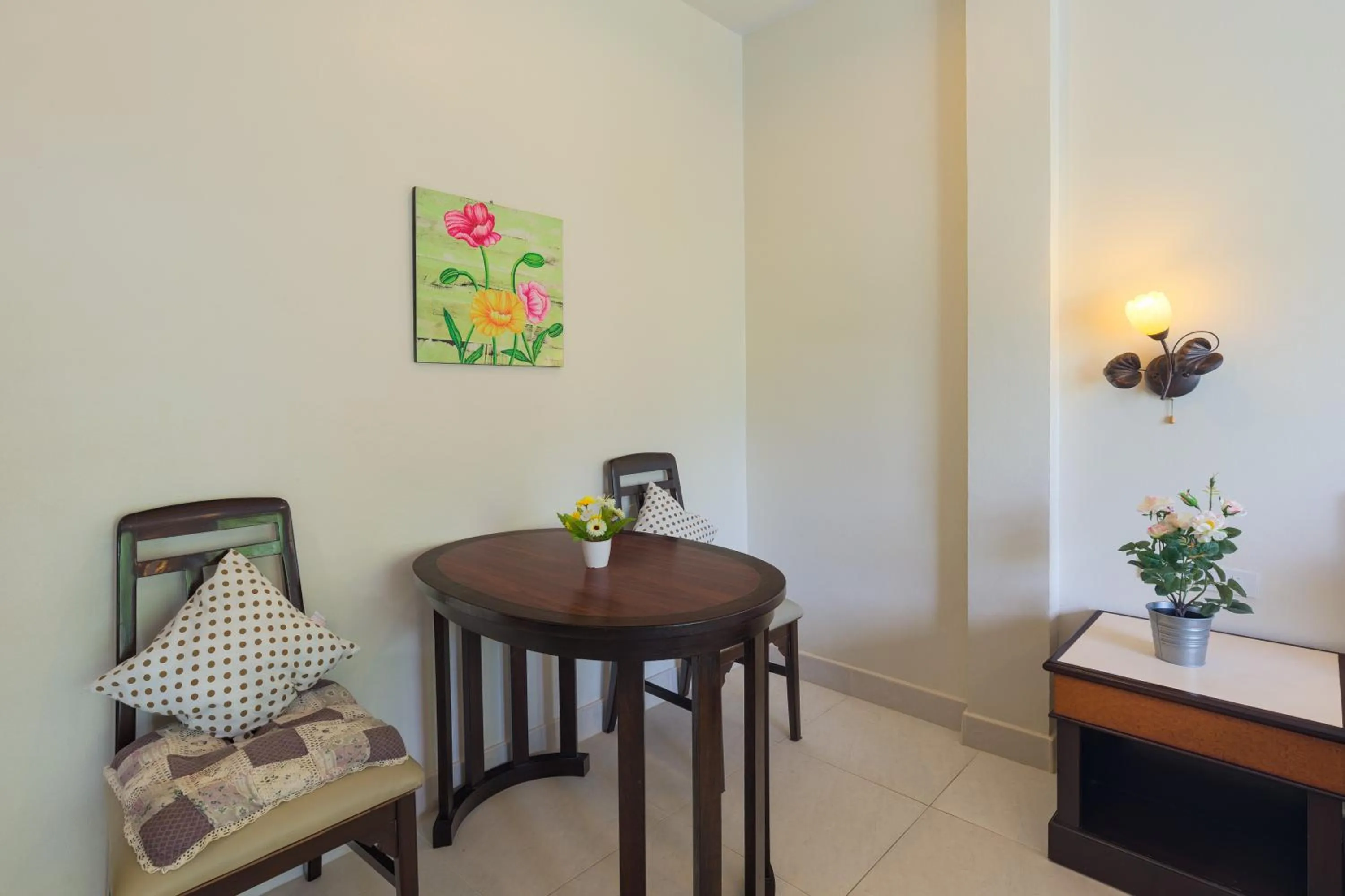 Seating area in Kasemsuk Hotel Karon
