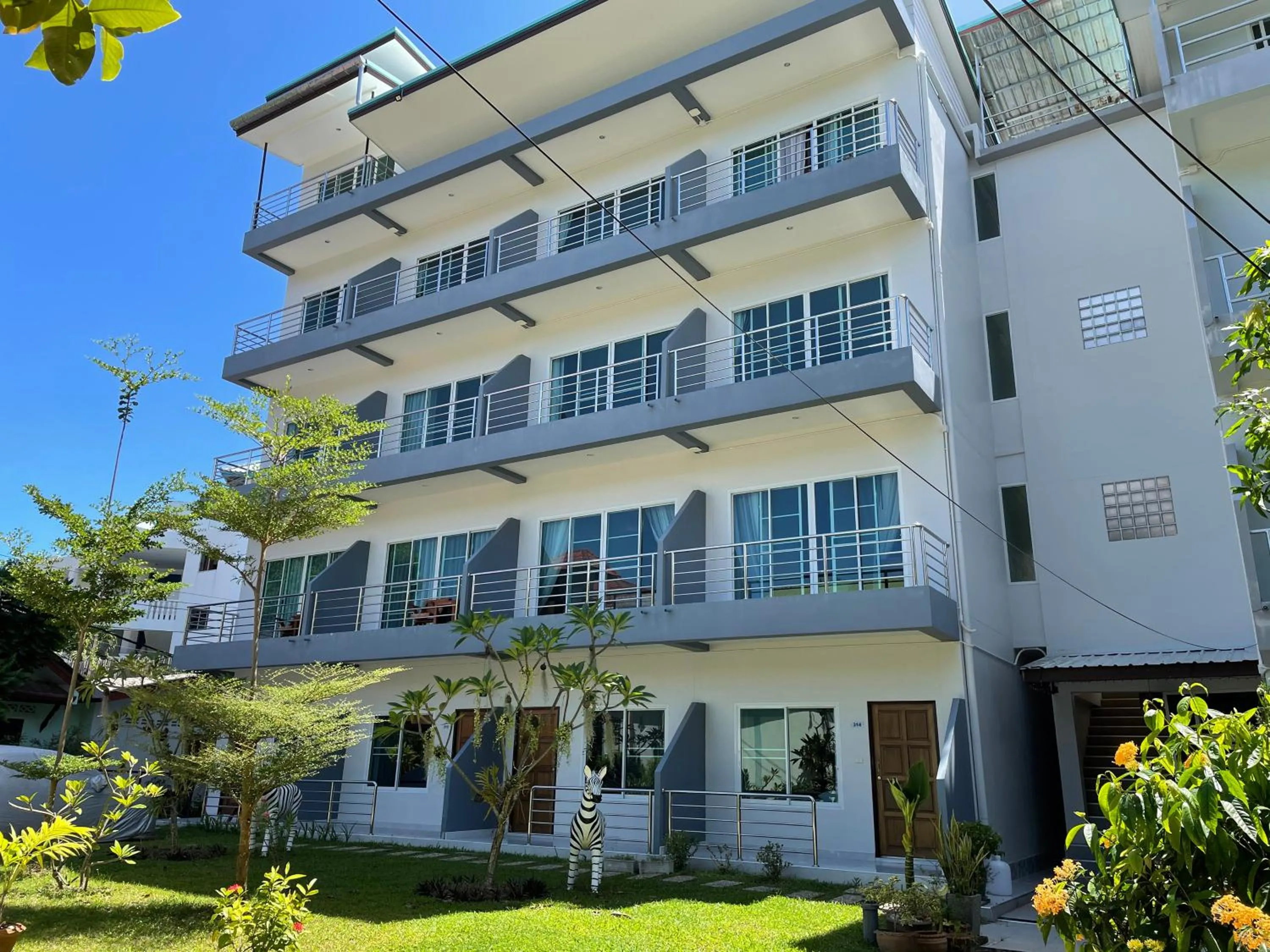 Property building in Kasemsuk Hotel Karon