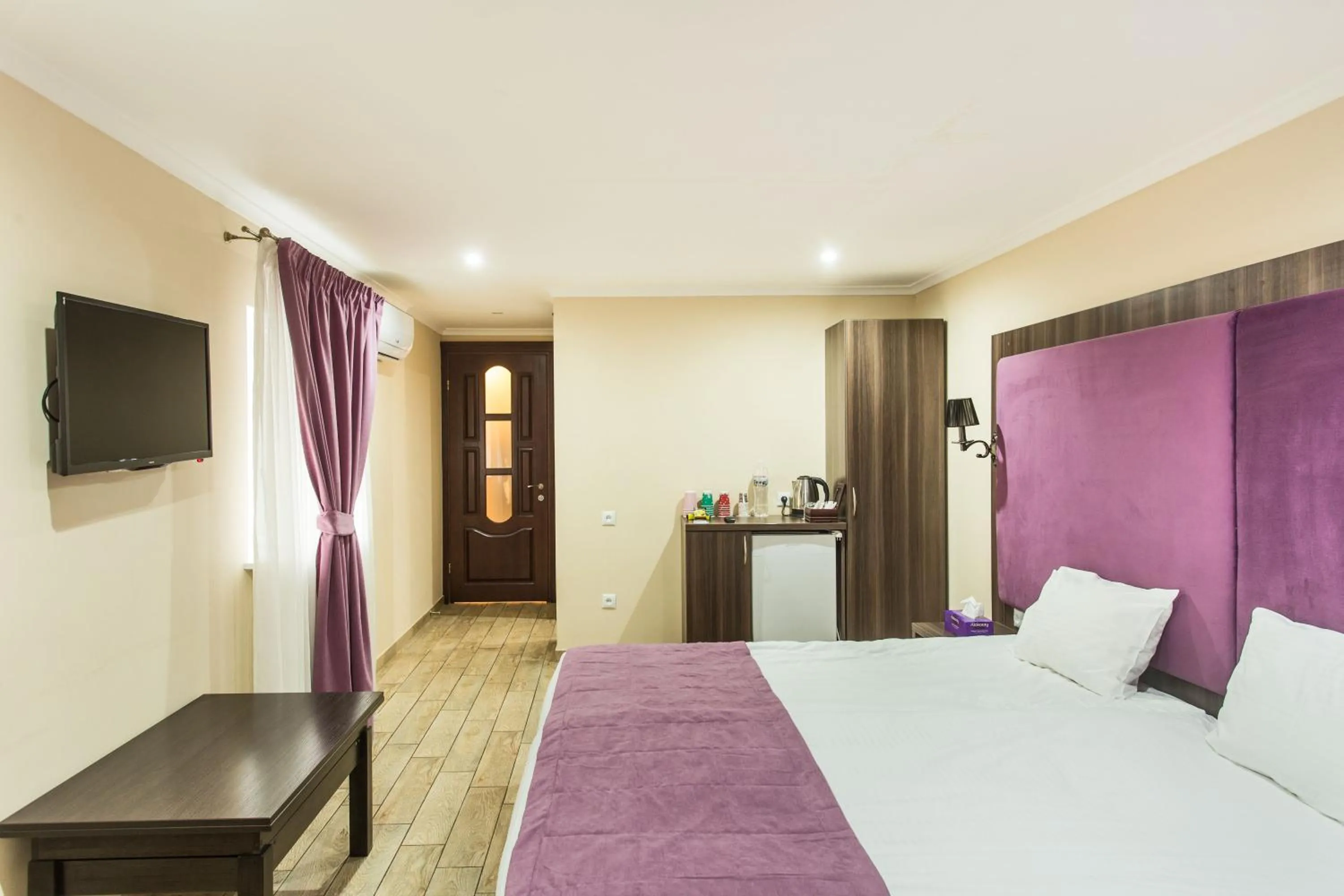 Photo of the whole room, Bed in Hotel Baron