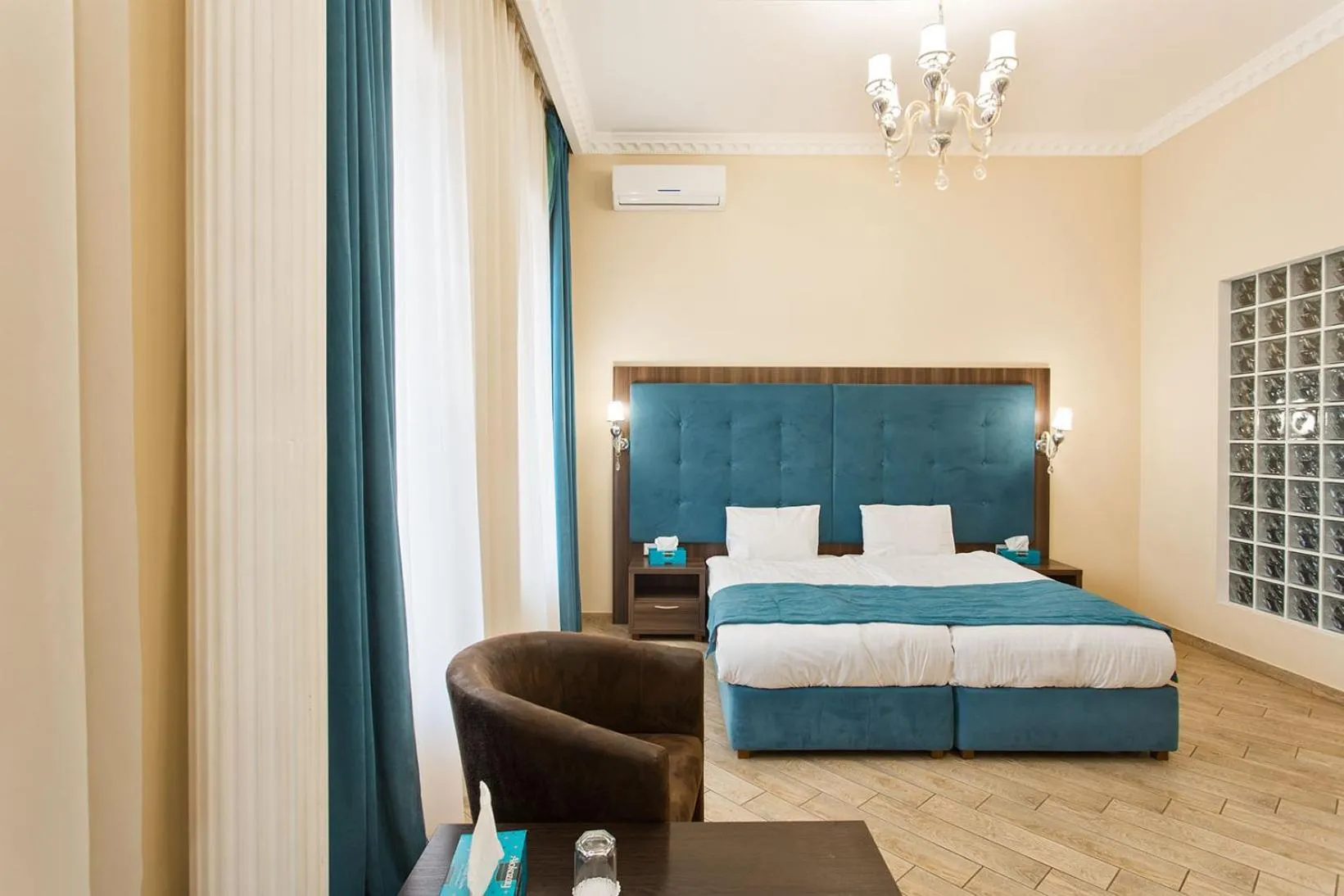 Bed in Hotel Baron