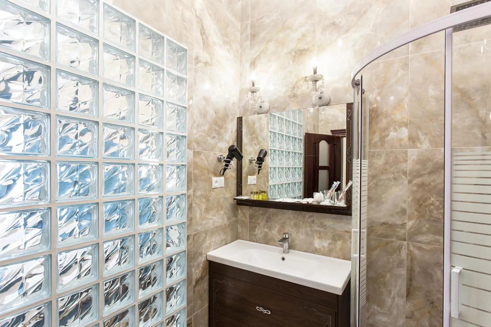 Bathroom in Hotel Baron