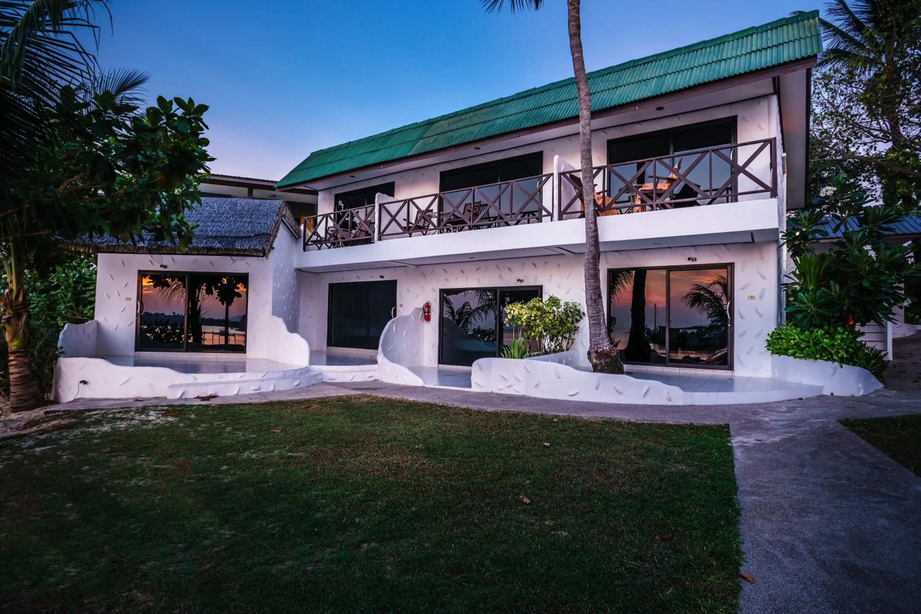Property building in Samui Pier Beach Front & Resort