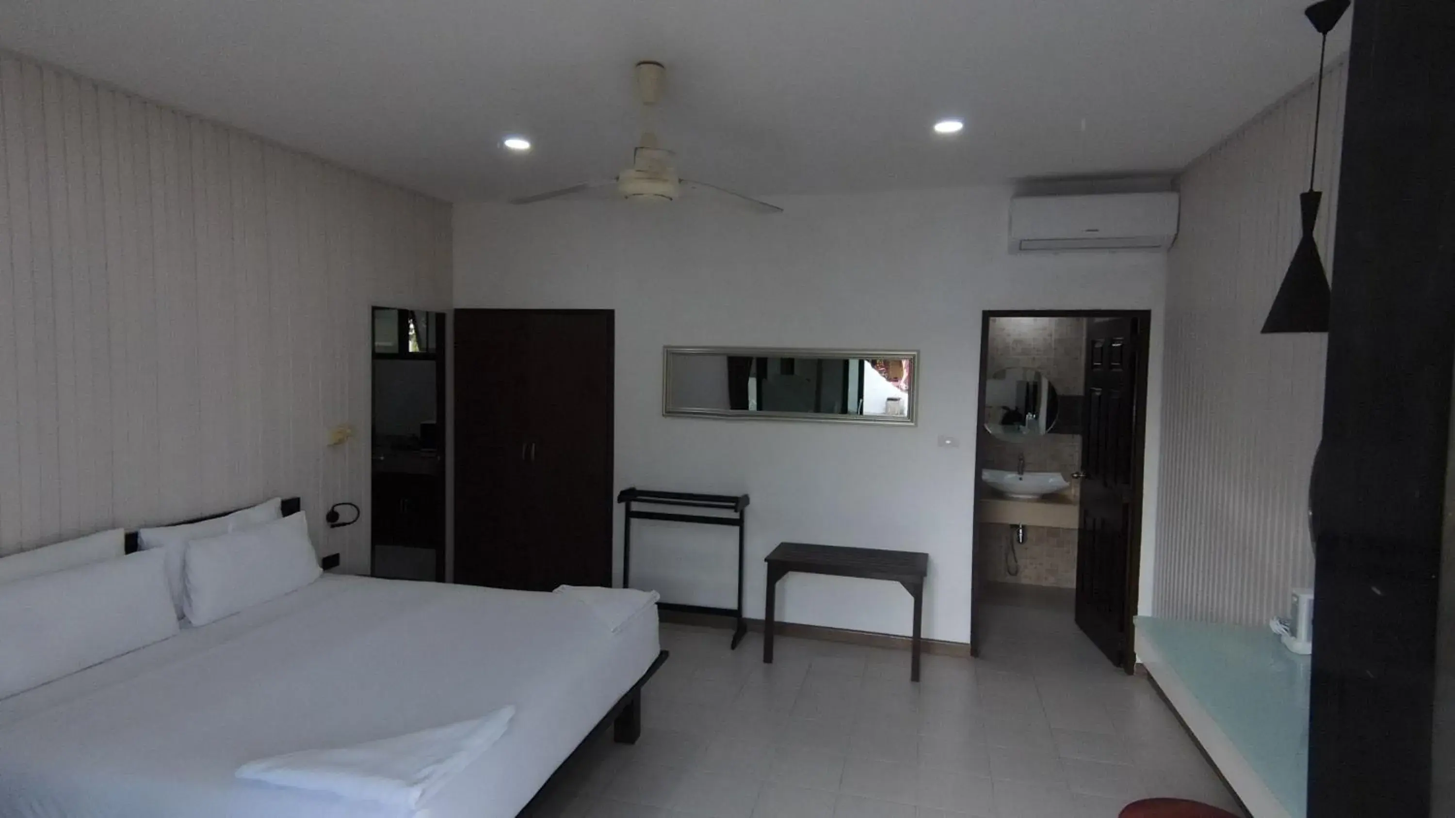 Bed in Samui Pier Beach Front & Resort Bed in Samui Pier Beach Front & Resort