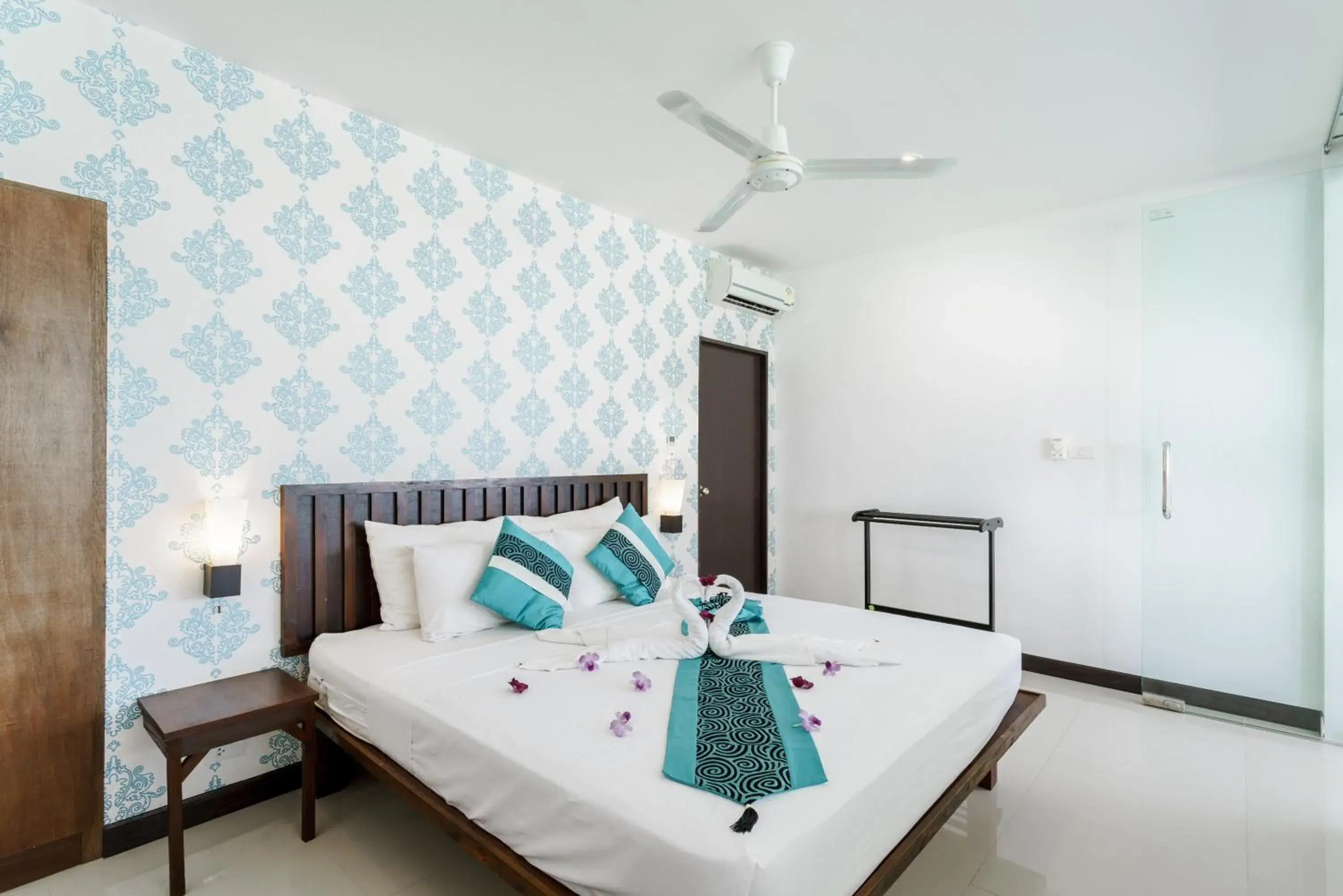 Bed in Samui Pier Beach Front & Resort Bed in Samui Pier Beach Front & Resort