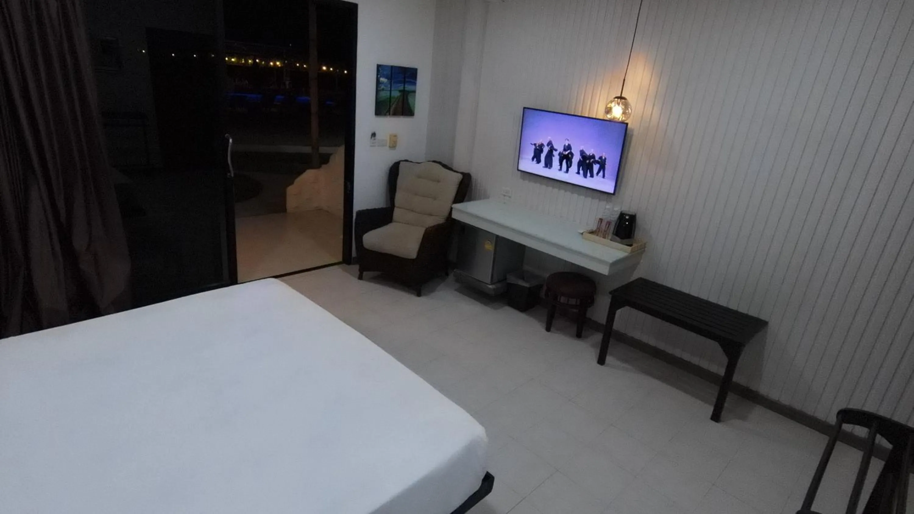 Bed in Samui Pier Beach Front & Resort