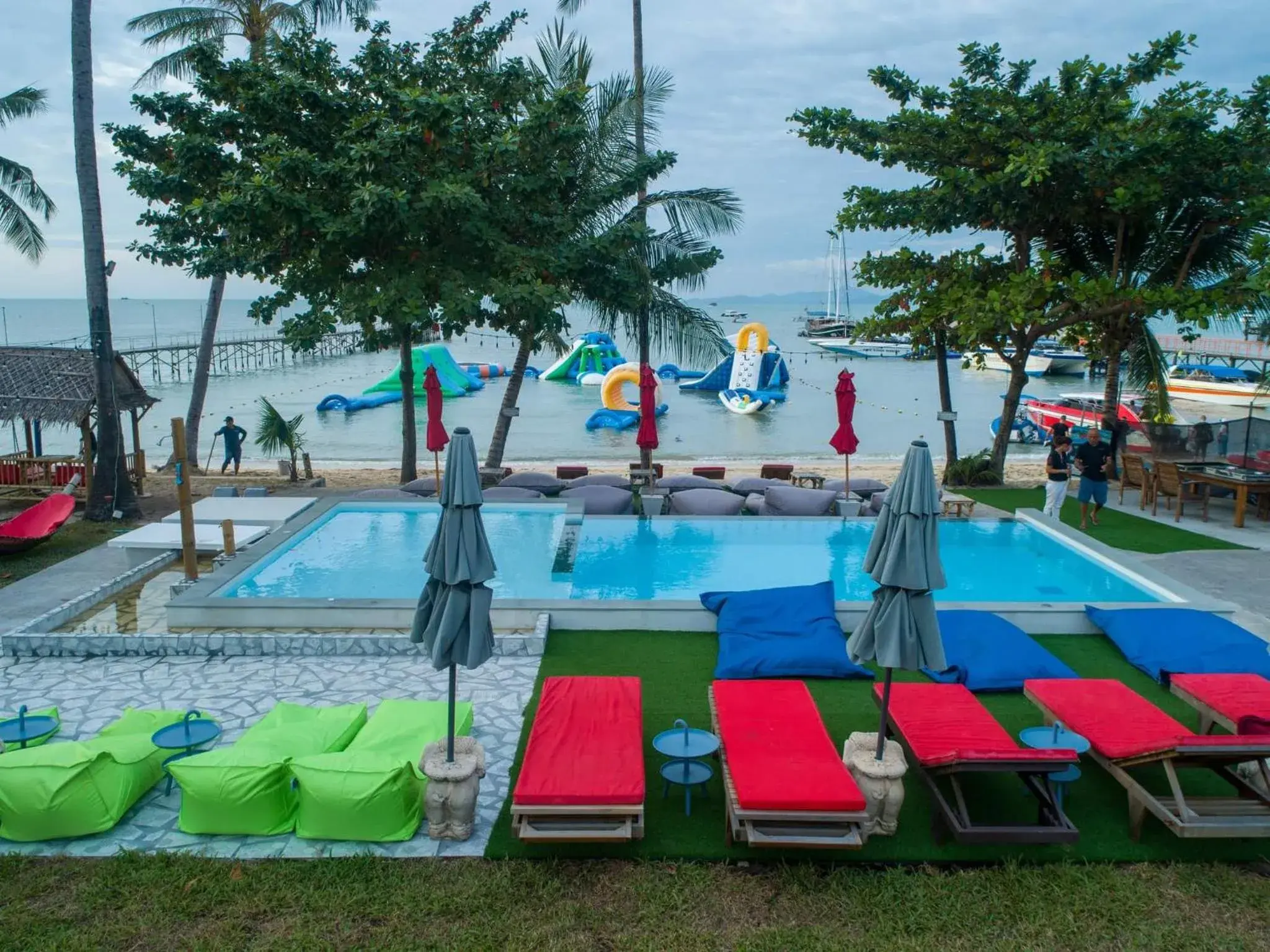 Swimming pool in Samui Pier Beach Front & Resort Swimming pool in Samui Pier Beach Front & Resort