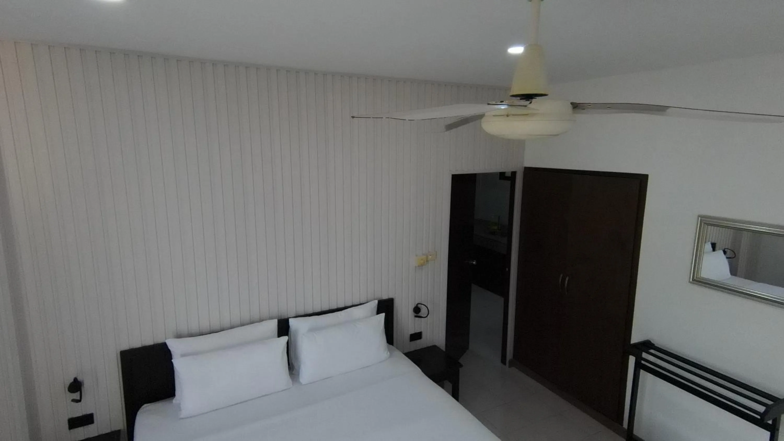 Bed in Samui Pier Beach Front & Resort