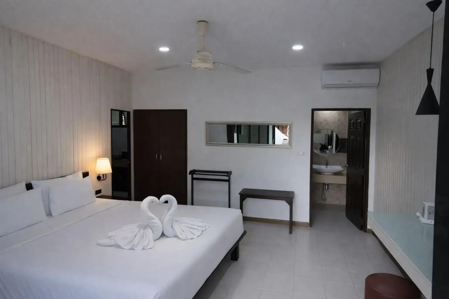 Bedroom, Bed in Samui Pier Beach Front & Resort Bedroom, Bed in Samui Pier Beach Front & Resort