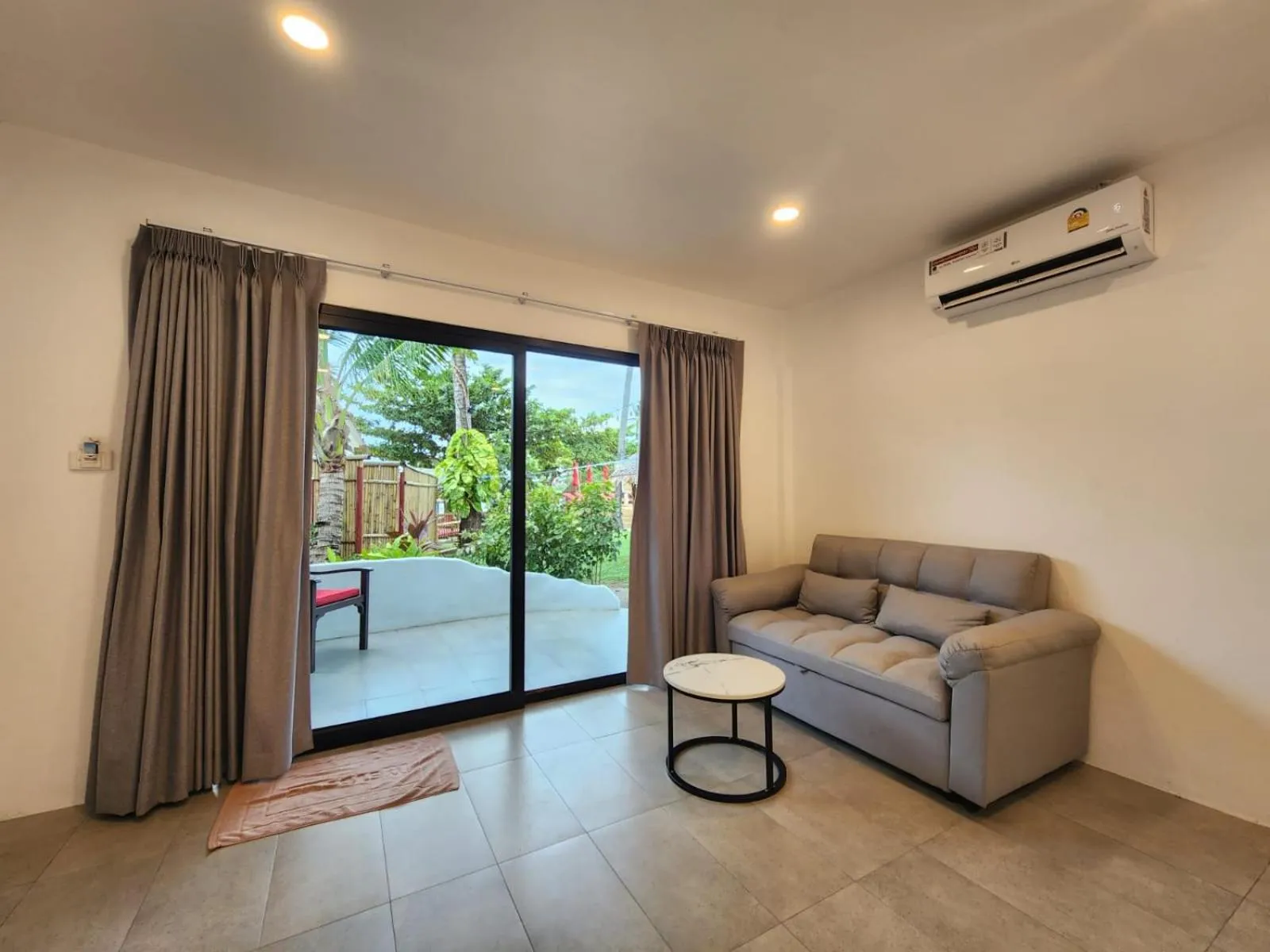 Living room in Samui Pier Beach Front & Resort