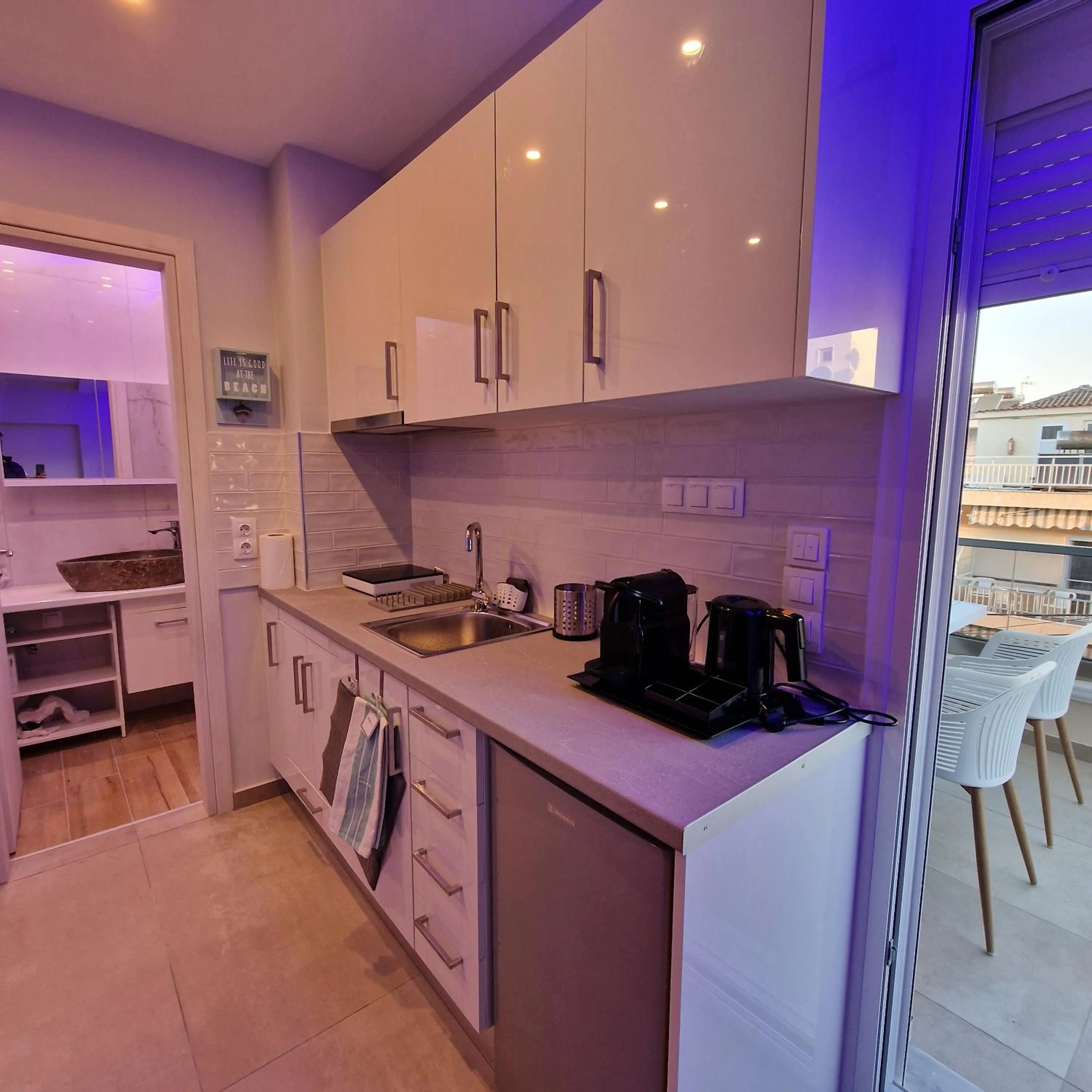 Coffee/tea facilities in Panorama Inn Hotel