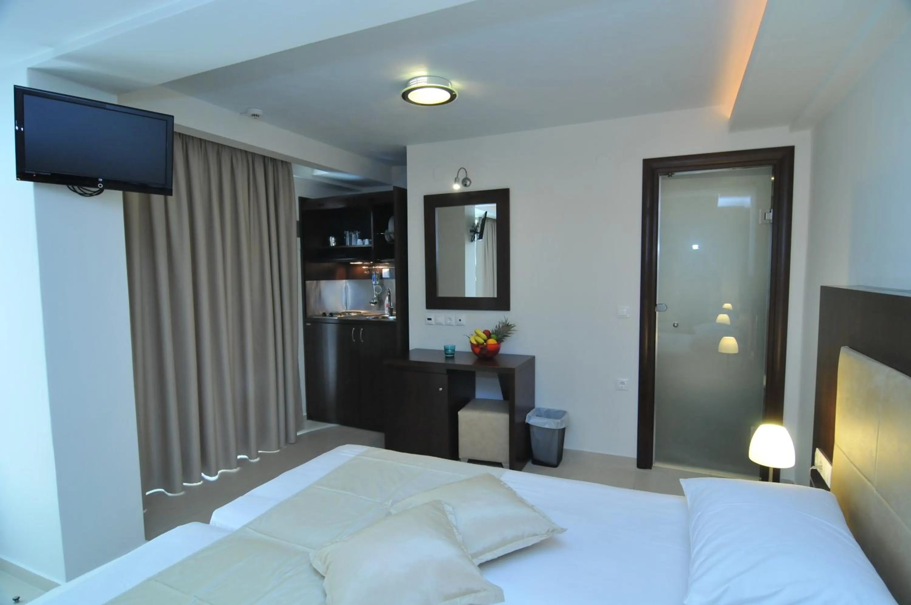 Bedroom, Bed in Panorama Inn Hotel