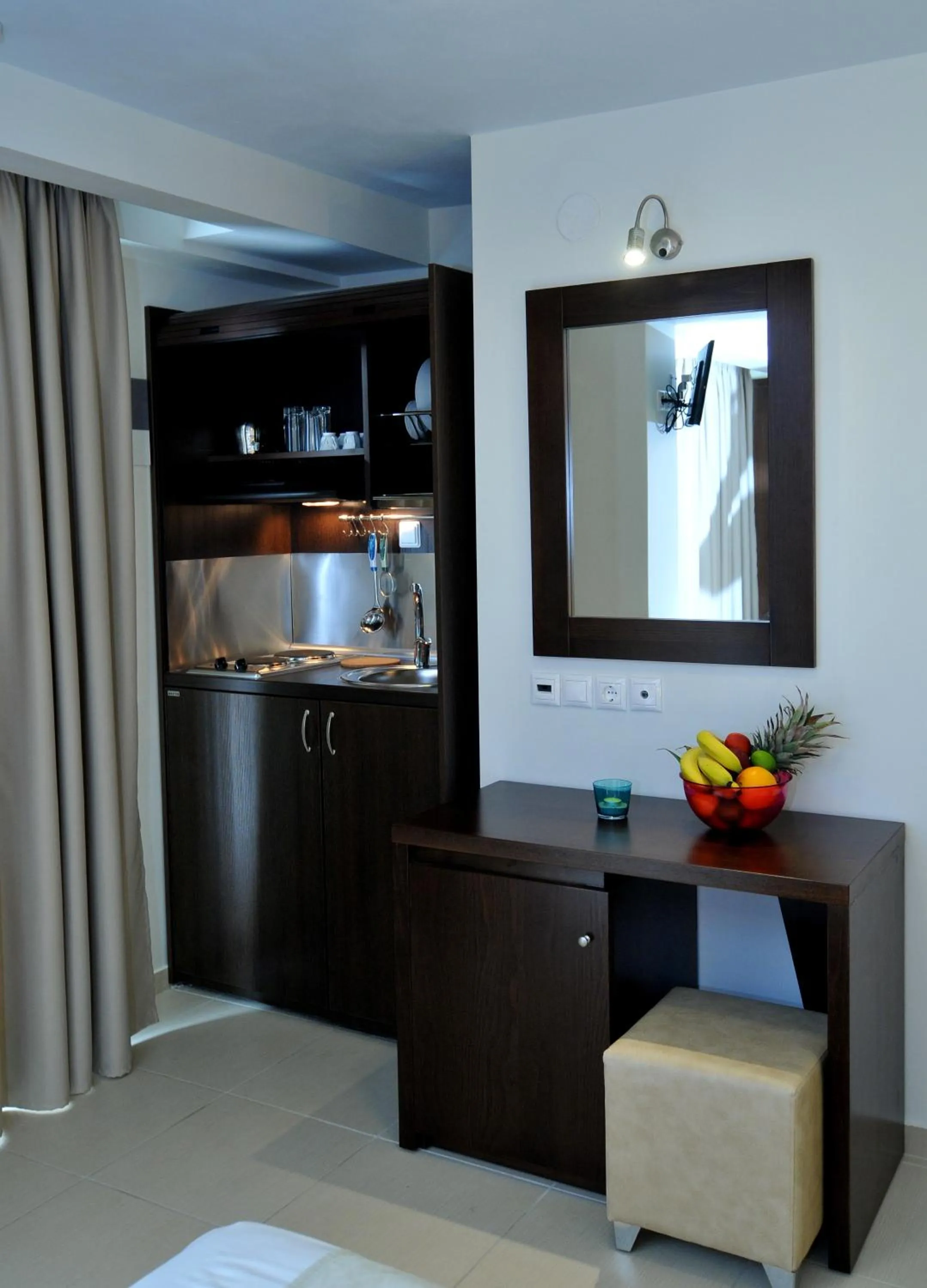 Kitchen or kitchenette in Panorama Inn Hotel