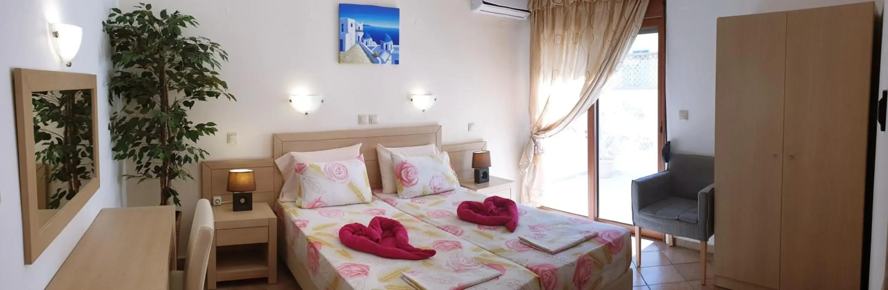 Bedroom, Bed in Apollo Studios Bedroom, Bed in Apollo Studios