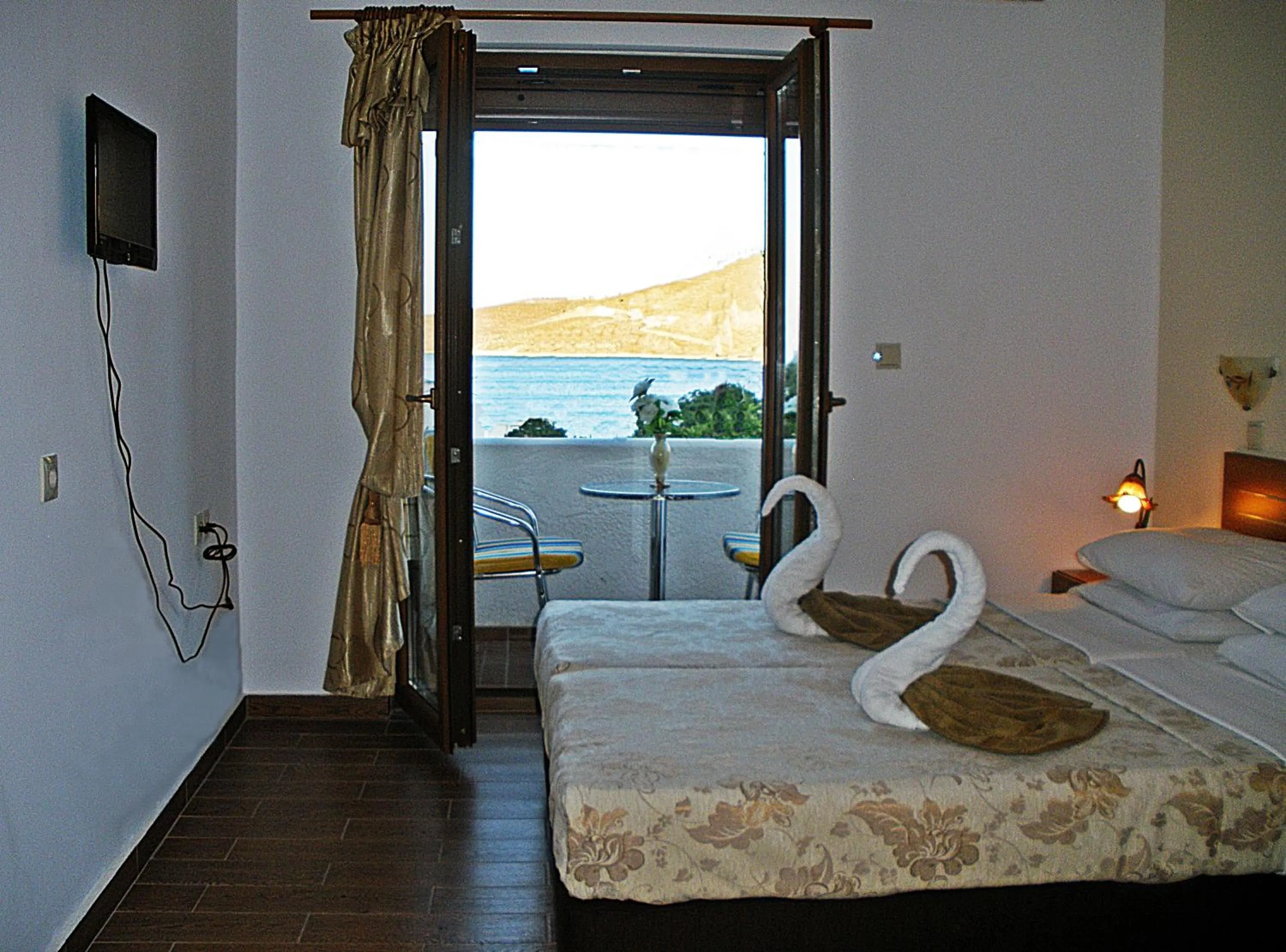 Day, Bed in Apollo Studios