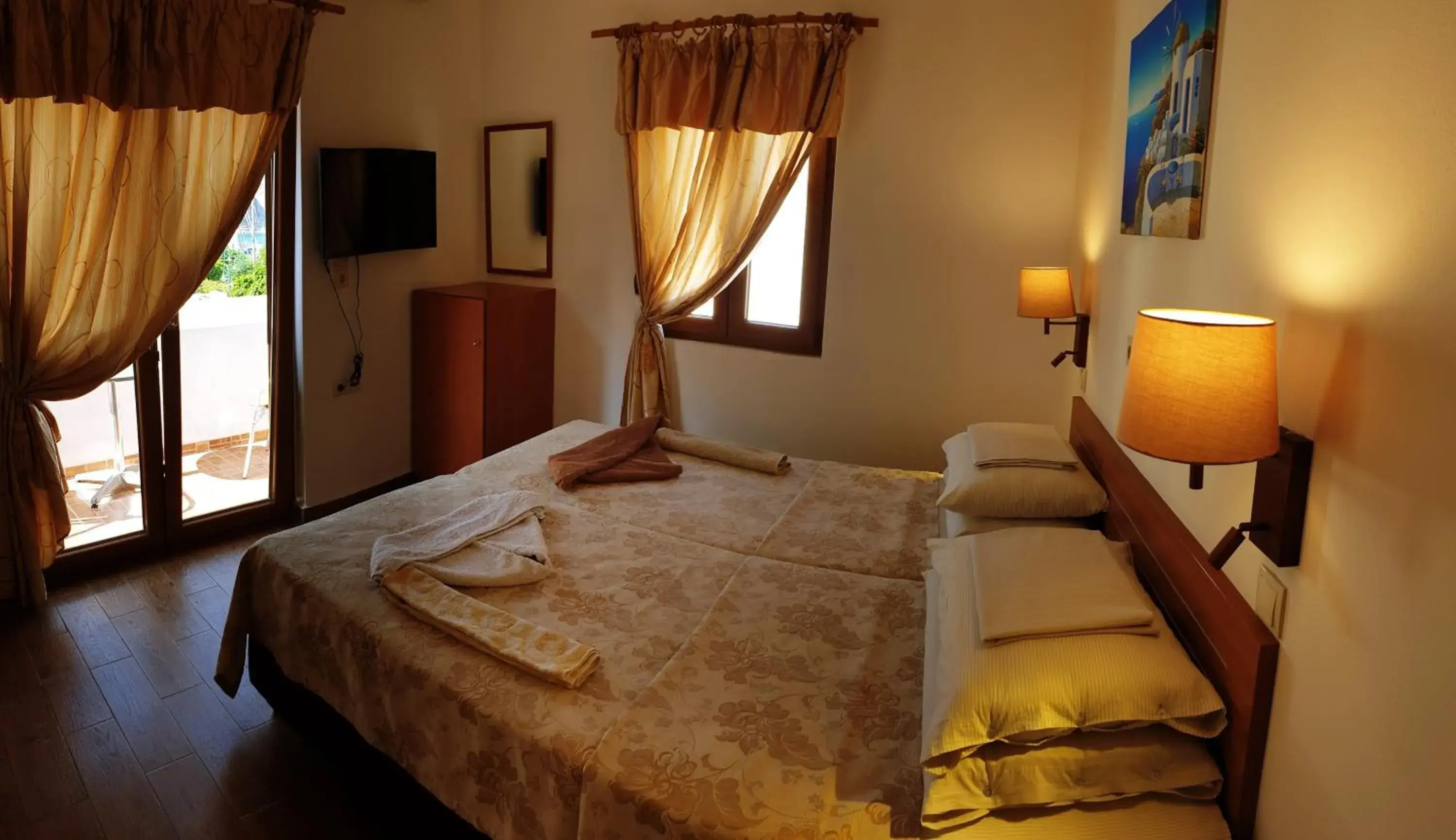 Bedroom, Bed in Apollo Studios Bedroom, Bed in Apollo Studios