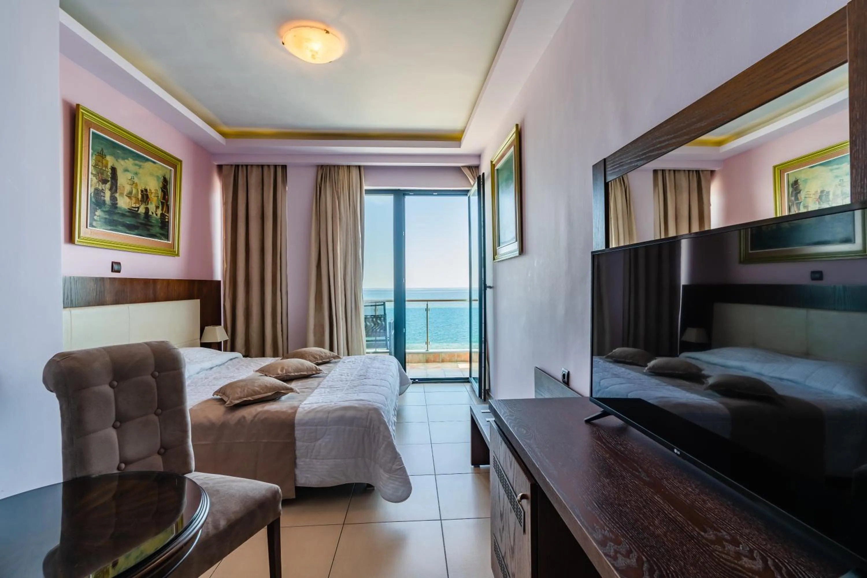 Bed in Panorama Hotel