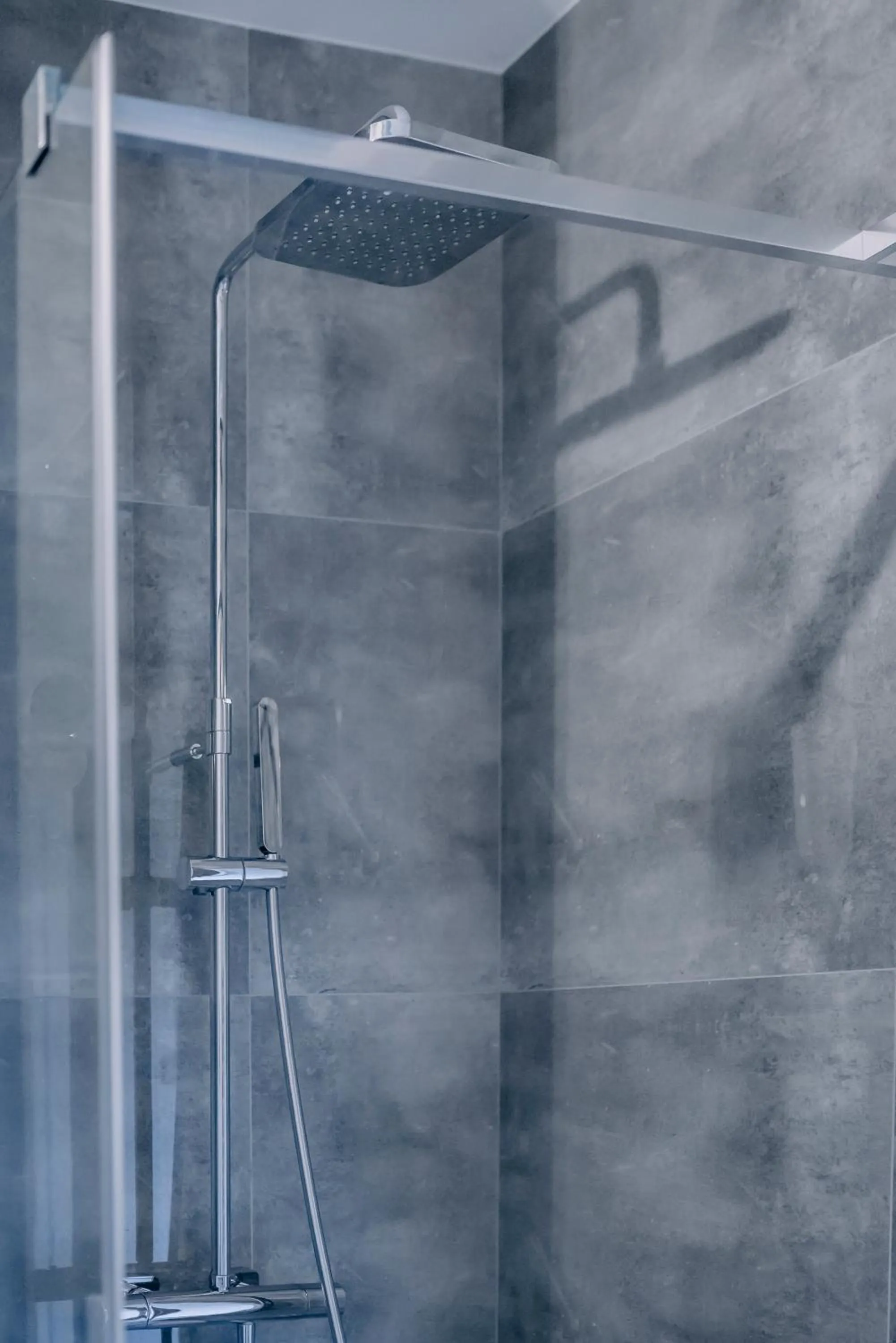 Shower in APARTEL Plac Zbawiciela Studio