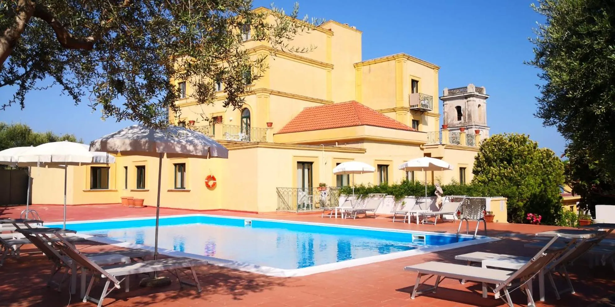 Swimming pool in Hotel Villa Igea