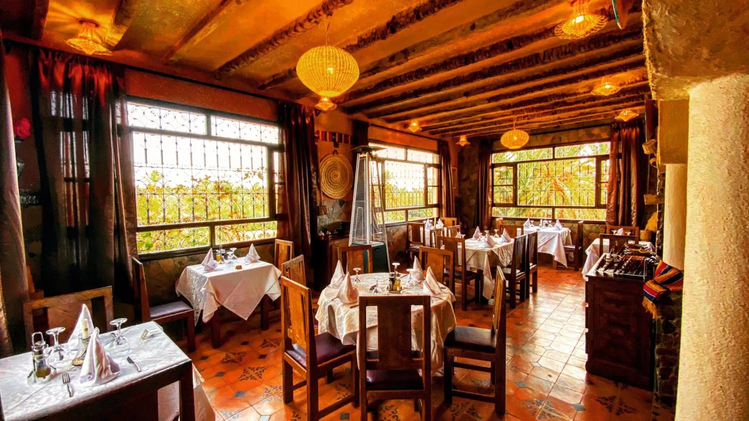 Restaurant/places to eat in Riad Chay & Boutique