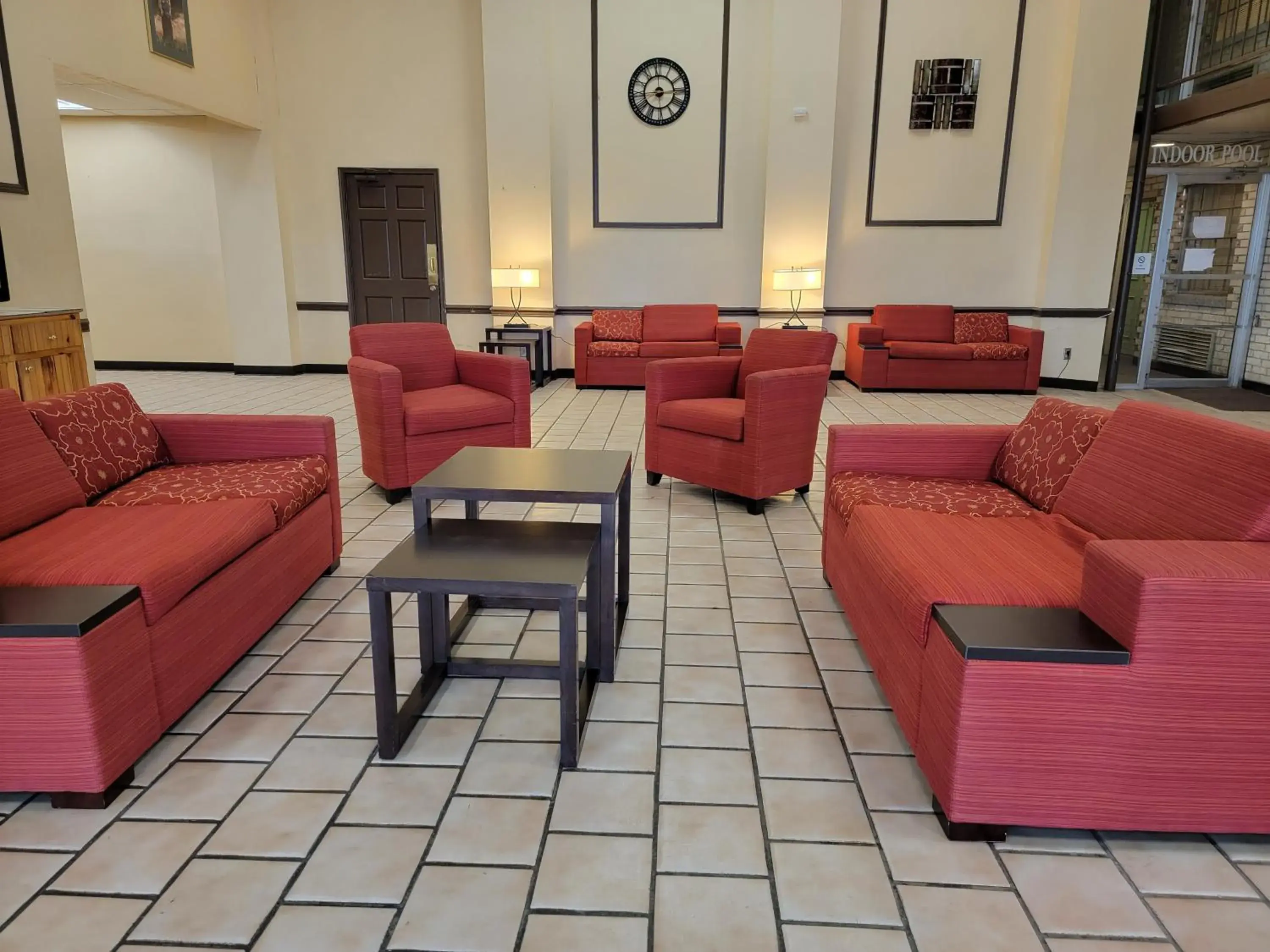 Lobby or reception, Seating Area in Rest Inn - Extended Stay, I-40 Airport, Wedding & Event Center