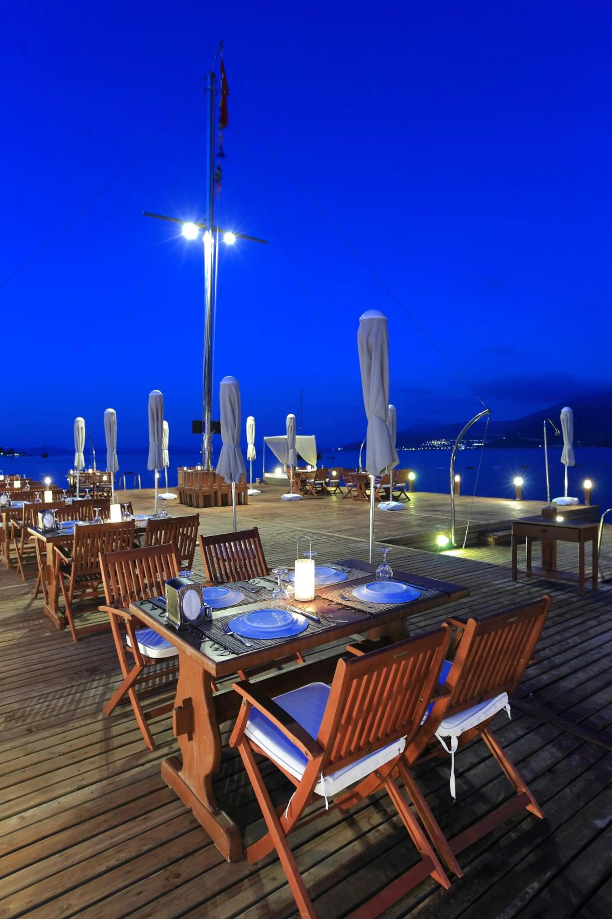 Restaurant/places to eat in Torbahan Hotel