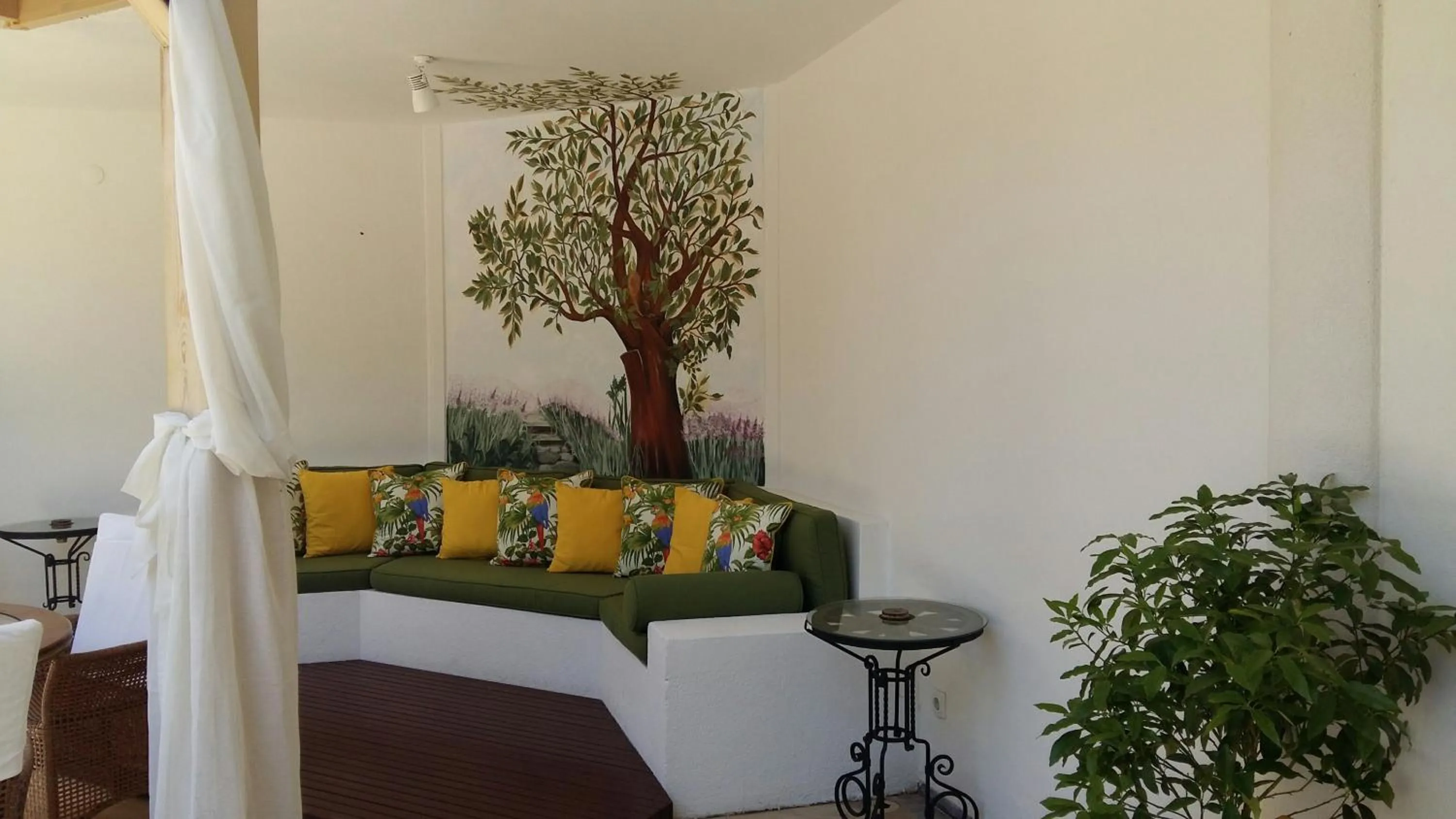 Decorative detail in Torbahan Hotel