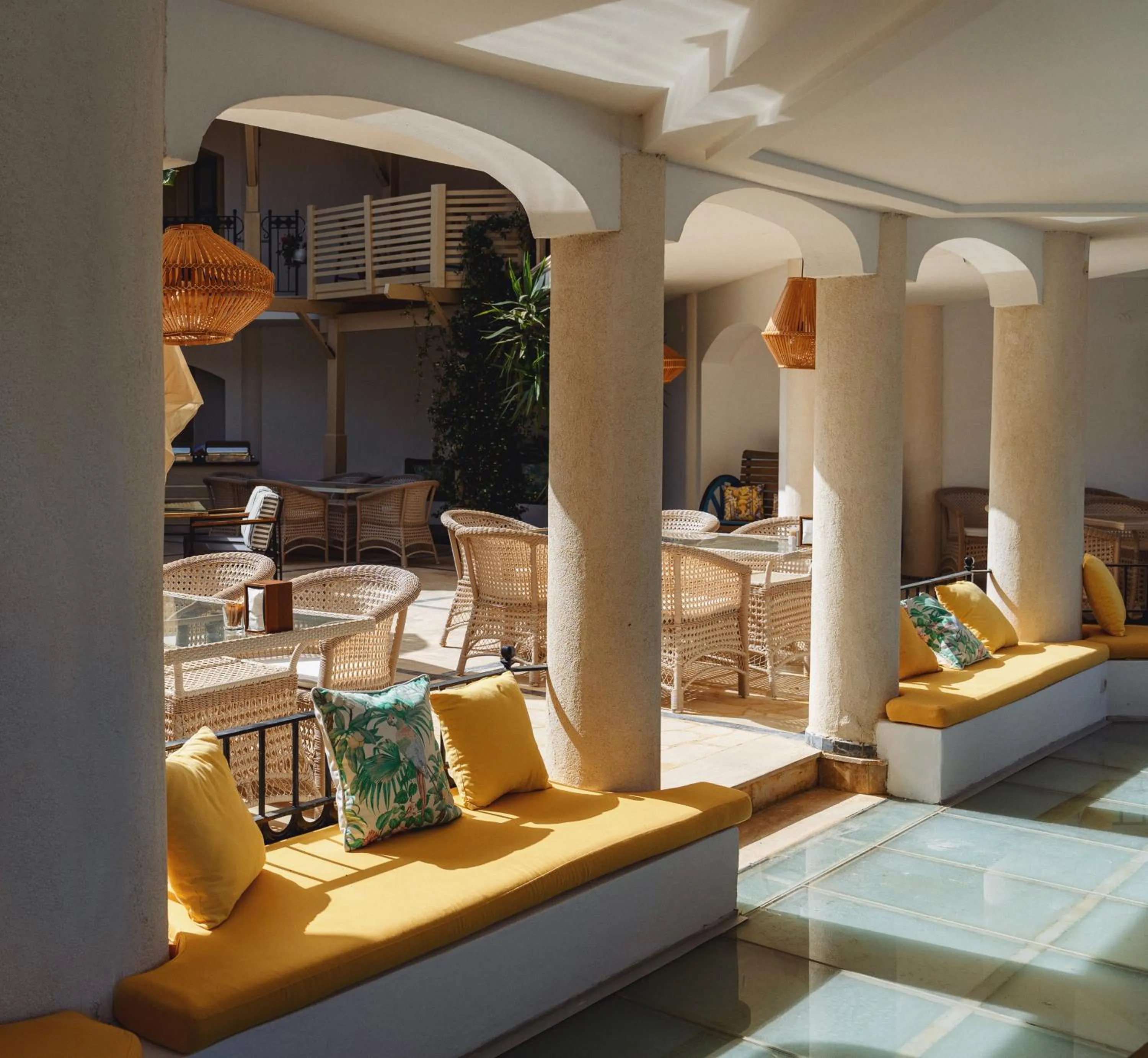 Restaurant/places to eat in Torbahan Hotel