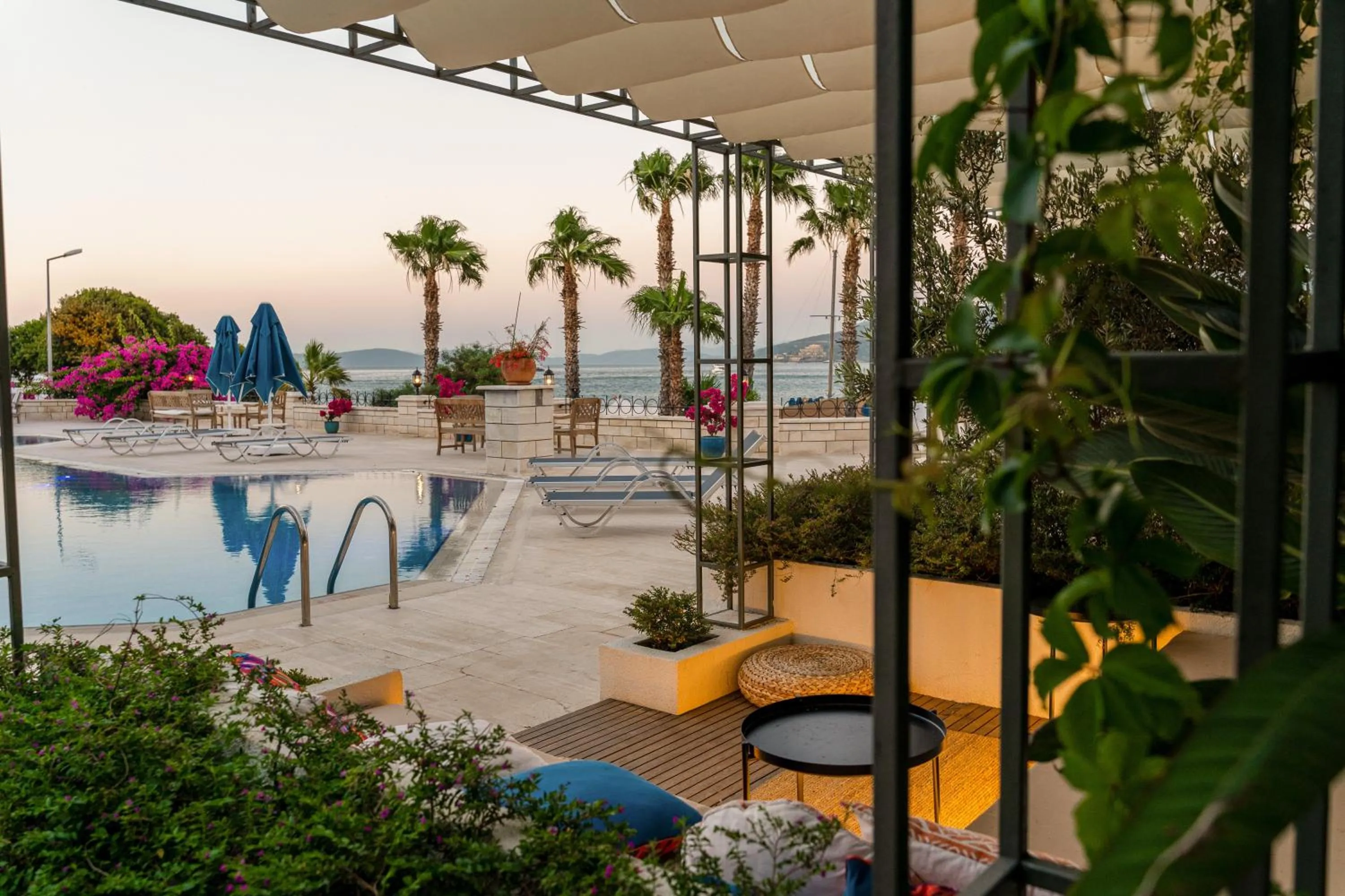 Swimming pool in Torbahan Hotel