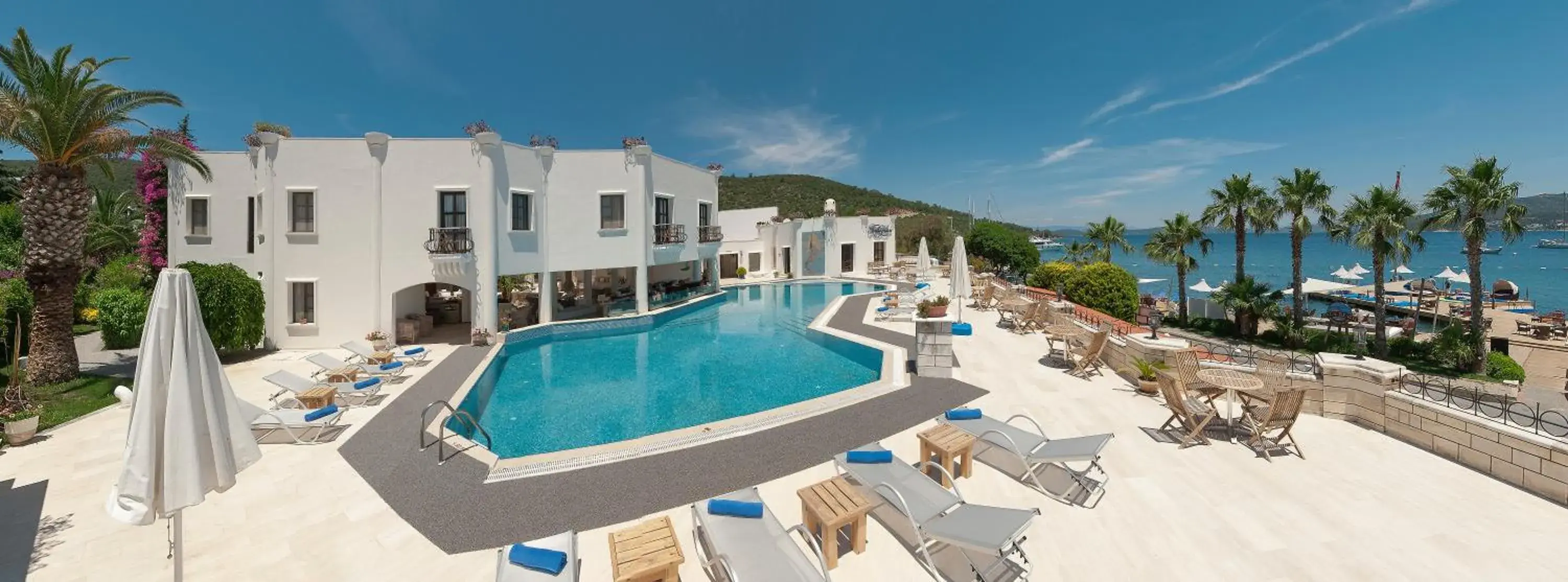 Swimming pool in Torbahan Hotel Swimming pool in Torbahan Hotel