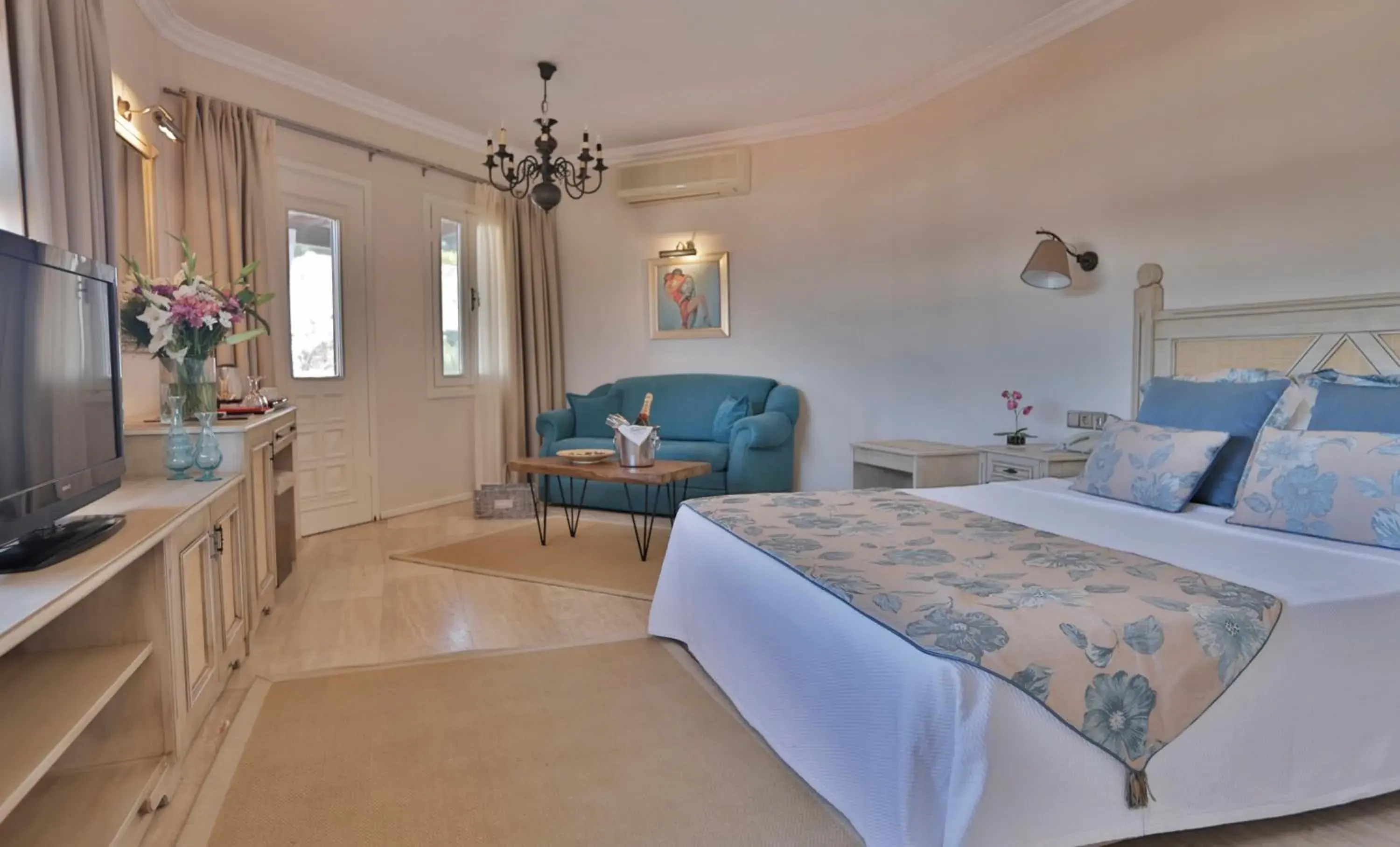 Deluxe Double Room with Sea View in Torbahan Hotel Deluxe Double Room with Sea View in Torbahan Hotel