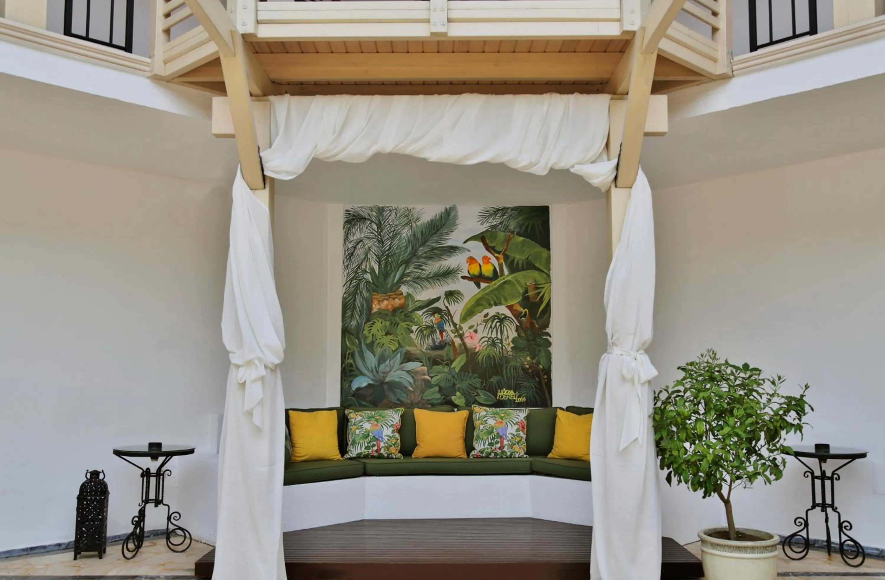 Patio in Torbahan Hotel