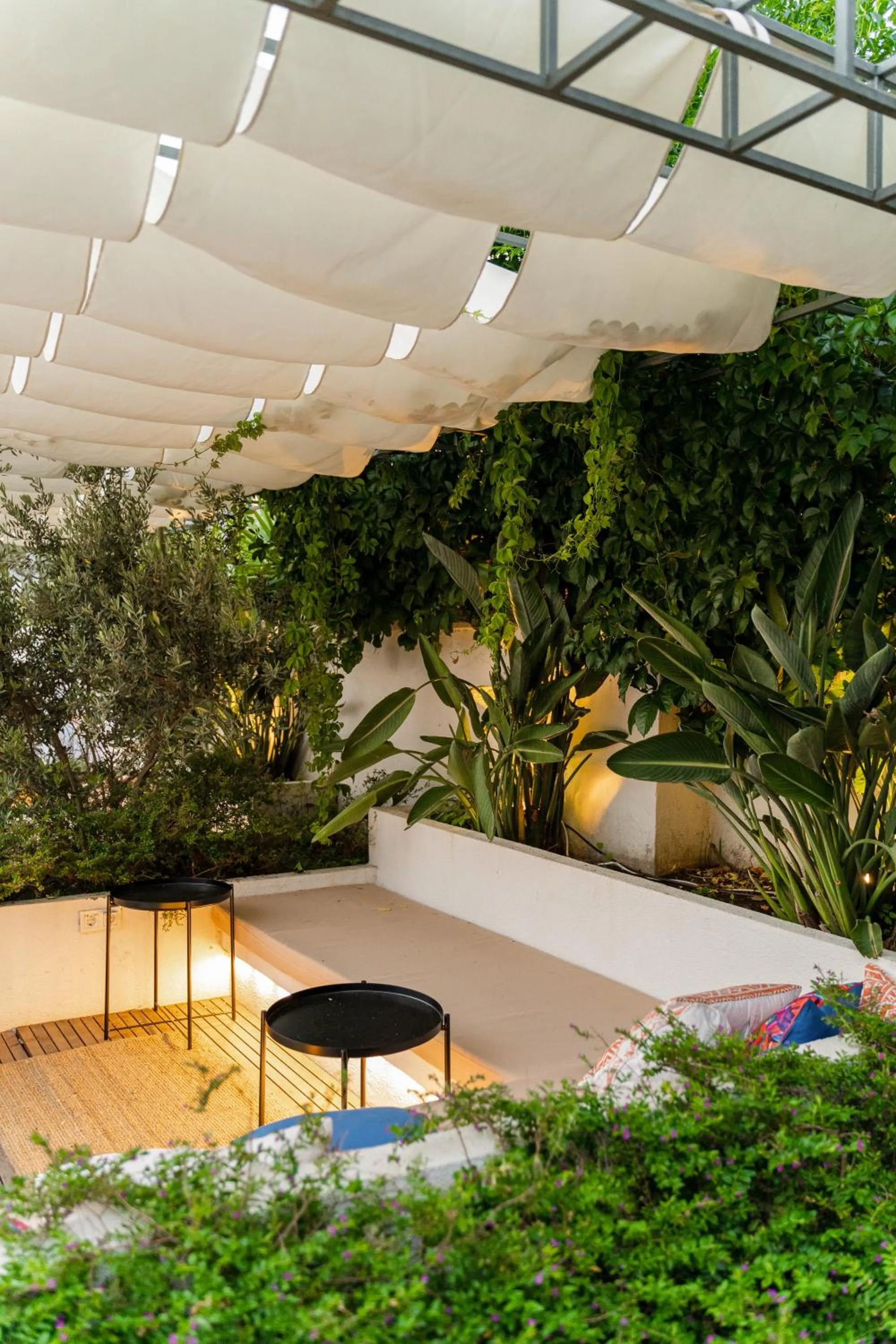 Garden in Torbahan Hotel