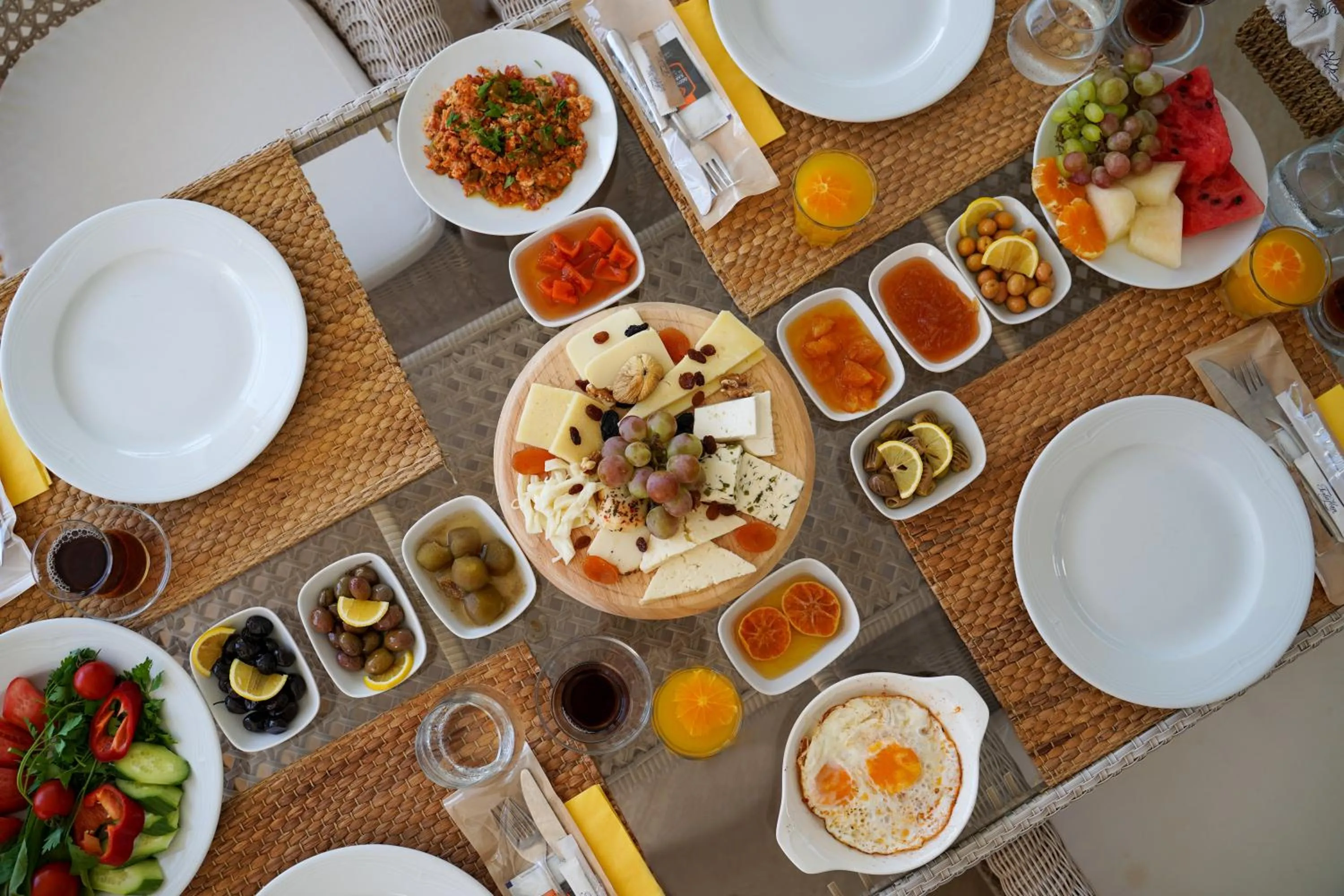 Coffee/tea facilities in Torbahan Hotel