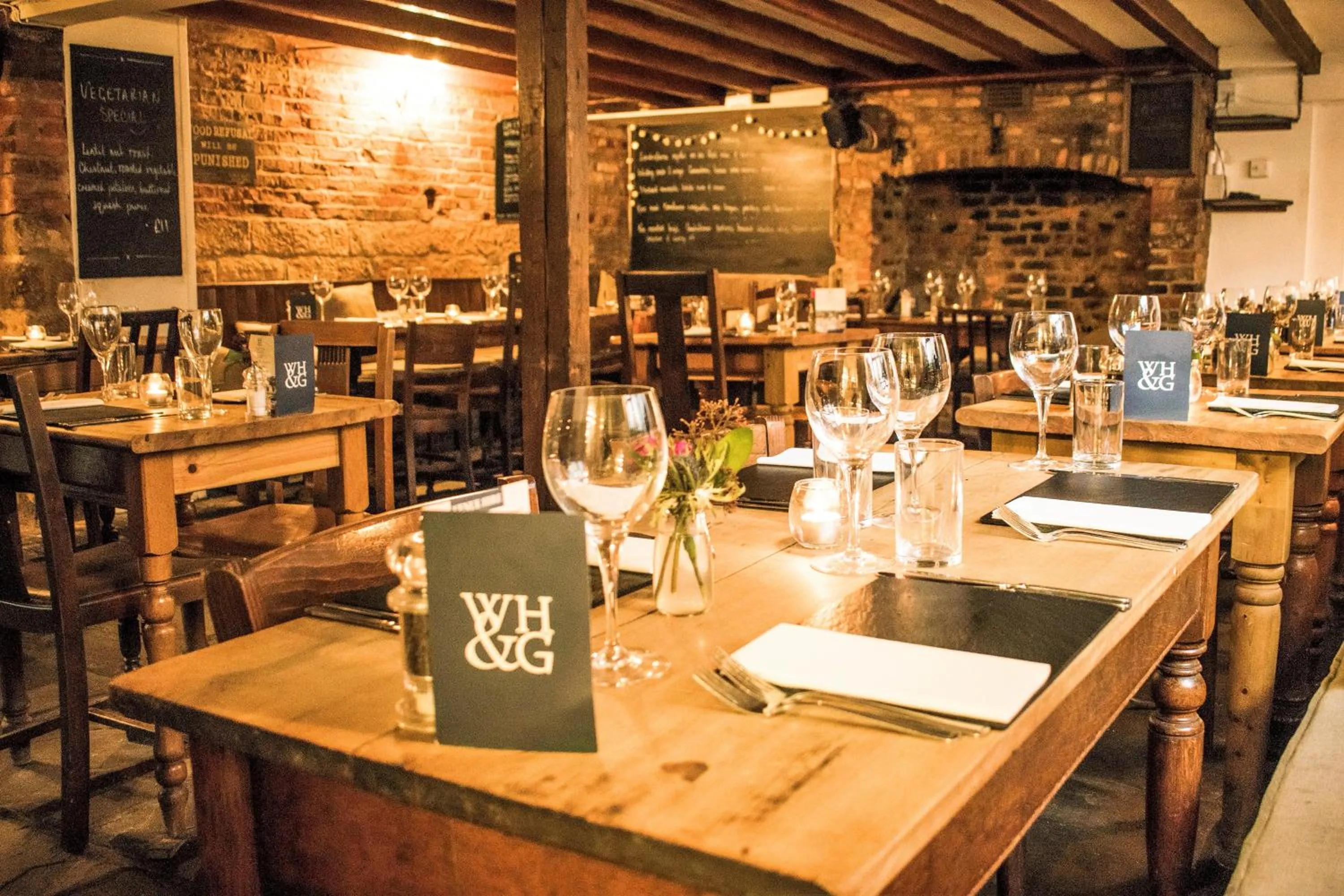 Restaurant/places to eat in White Horse & Griffin