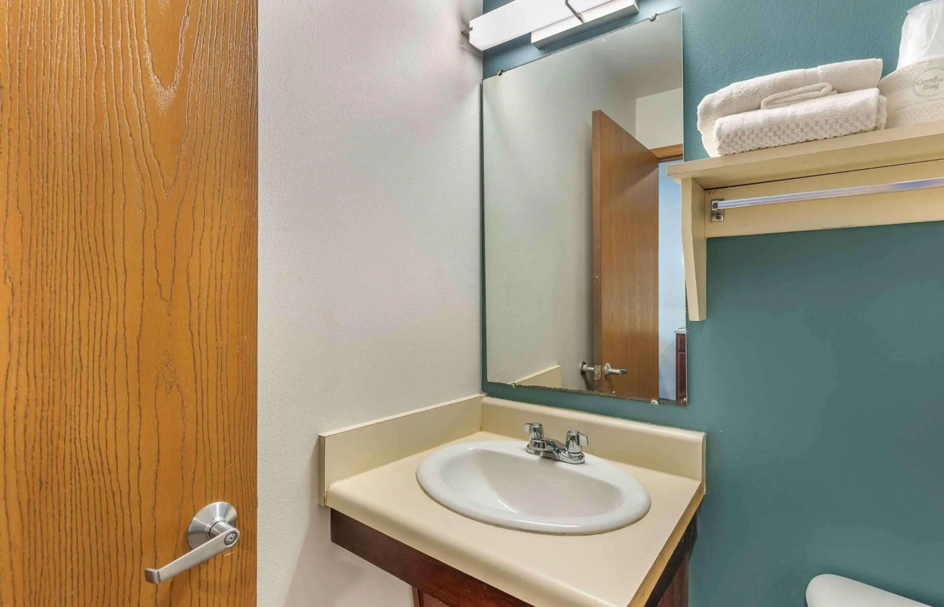Bathroom in Extended Stay America Select Suites - Little Rock - Southwest