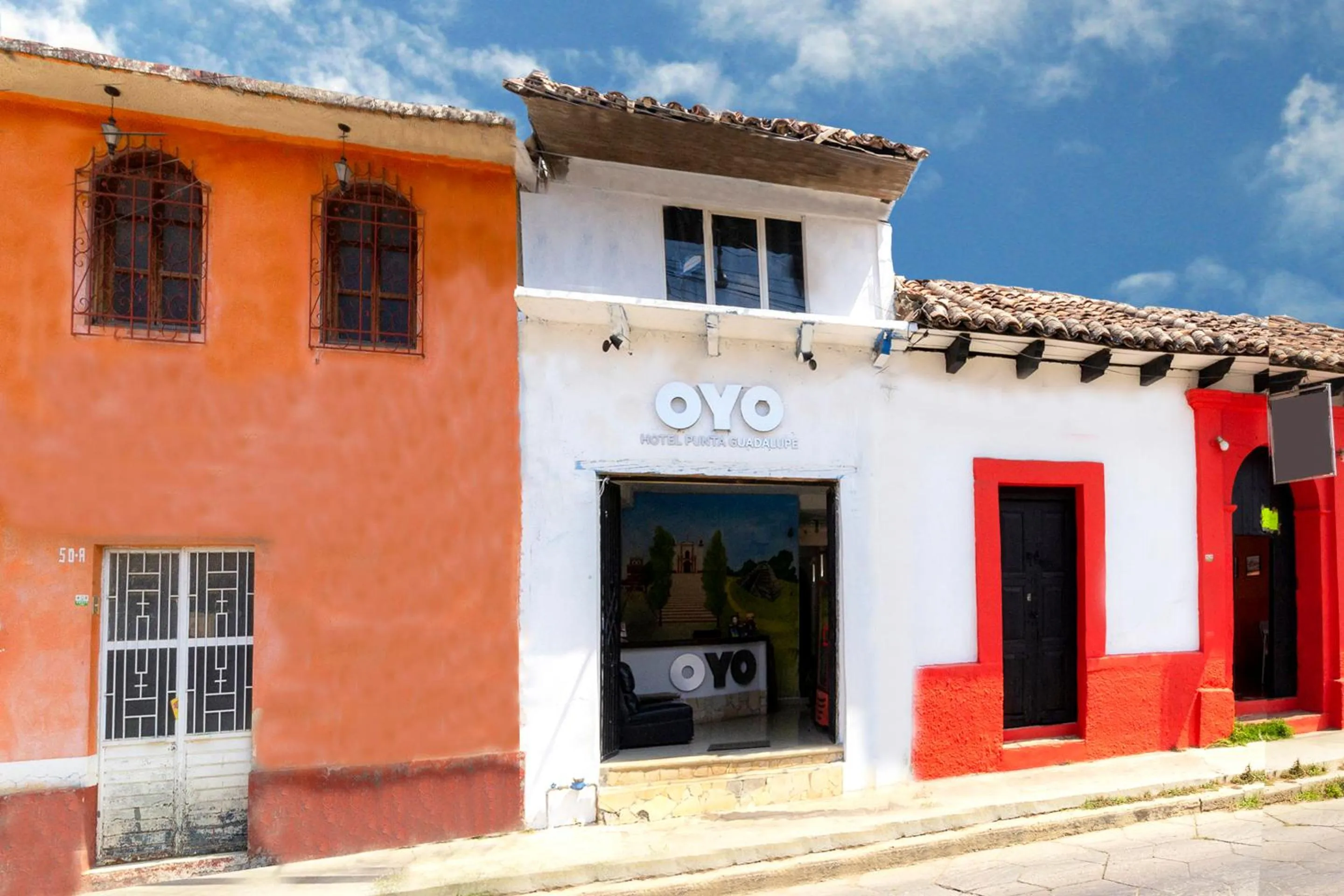 Facade/entrance in OYO Hotel Punta Guadalupe, San Cristóbal de las Casas
