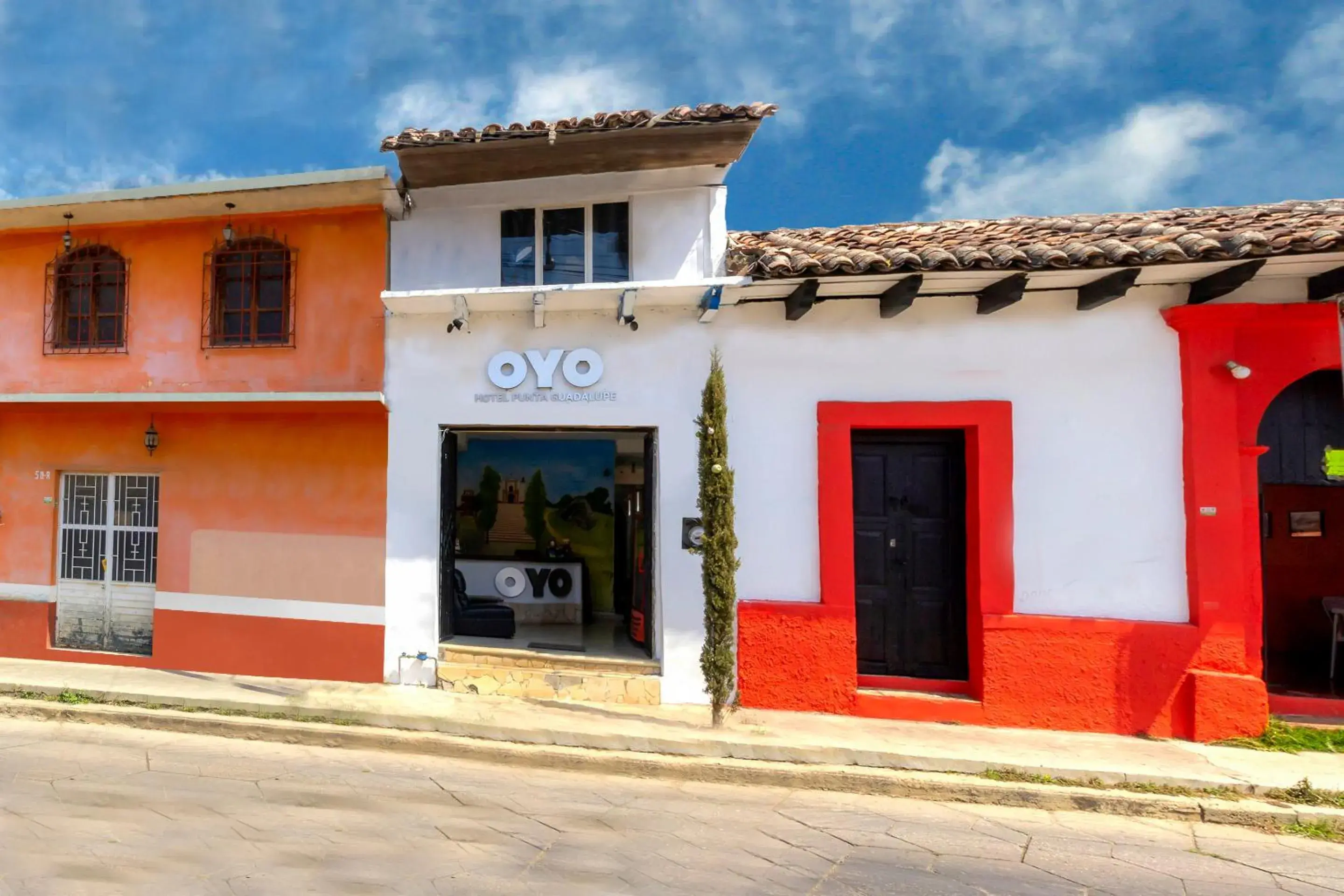 Facade/entrance in OYO Hotel Punta Guadalupe, San Cristóbal de las Casas Facade/entrance in OYO Hotel Punta Guadalupe, San Cristóbal de las Casas