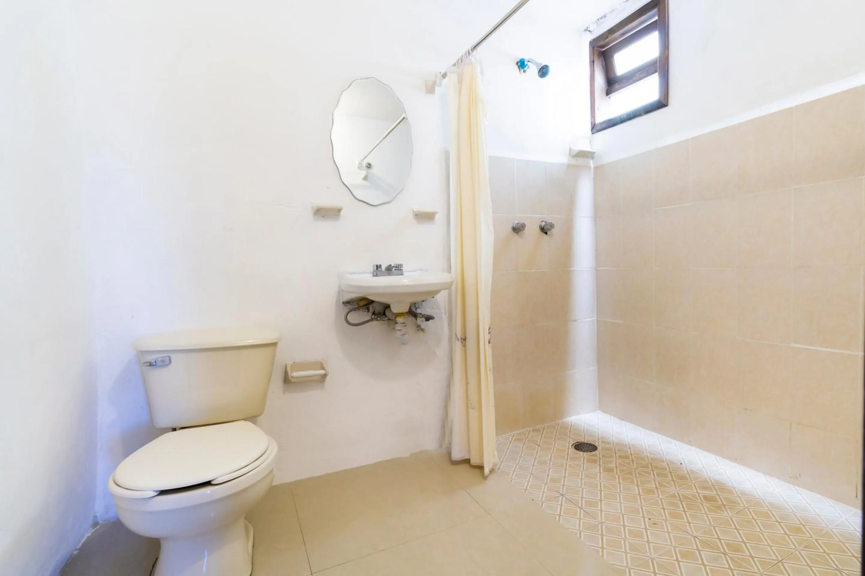 Bathroom in OYO Hotel Punta Guadalupe, San Cristóbal de las Casas